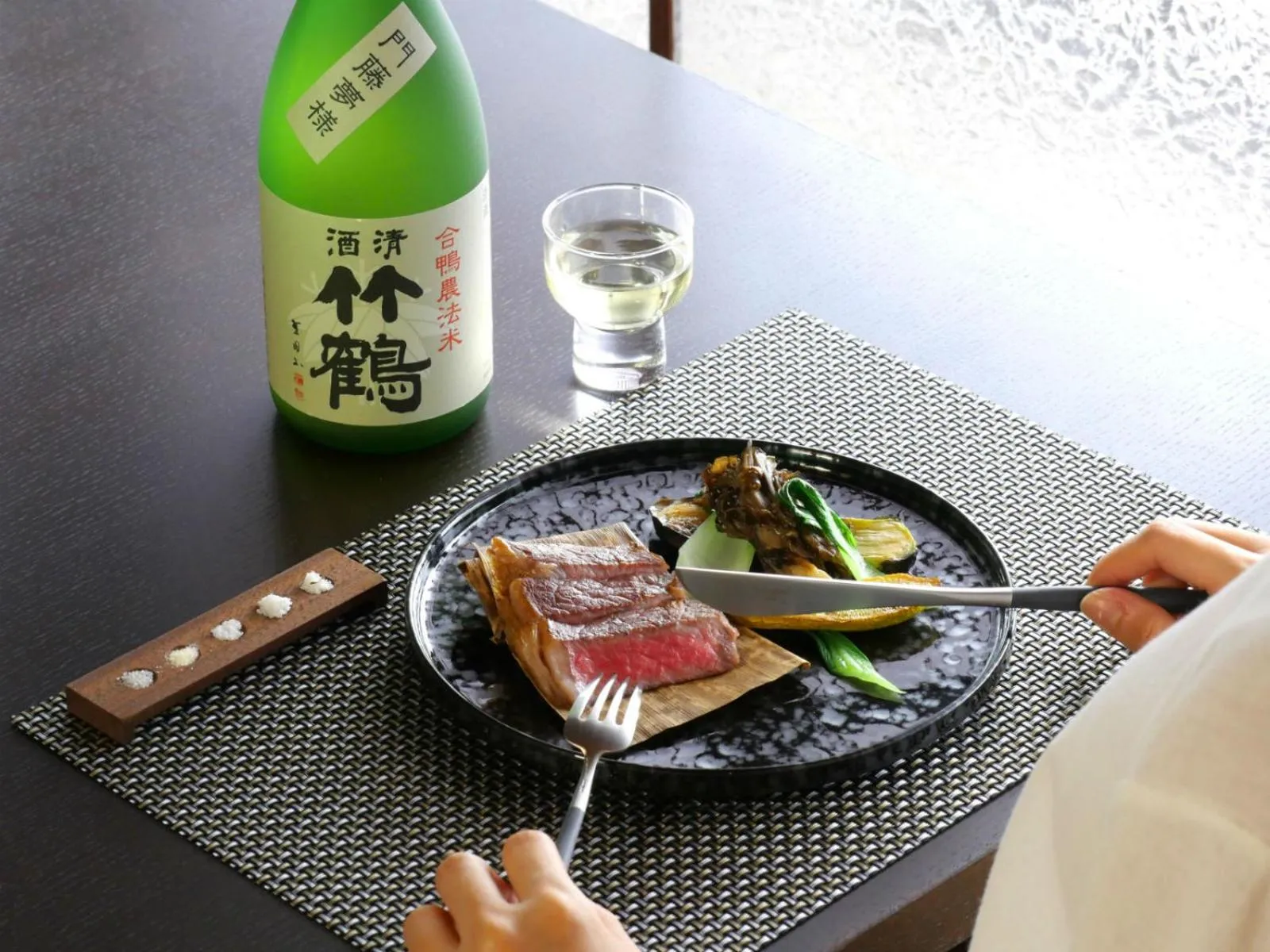 Food and drinks in NIPPONIA HOTEL Takehara Saltworks Town