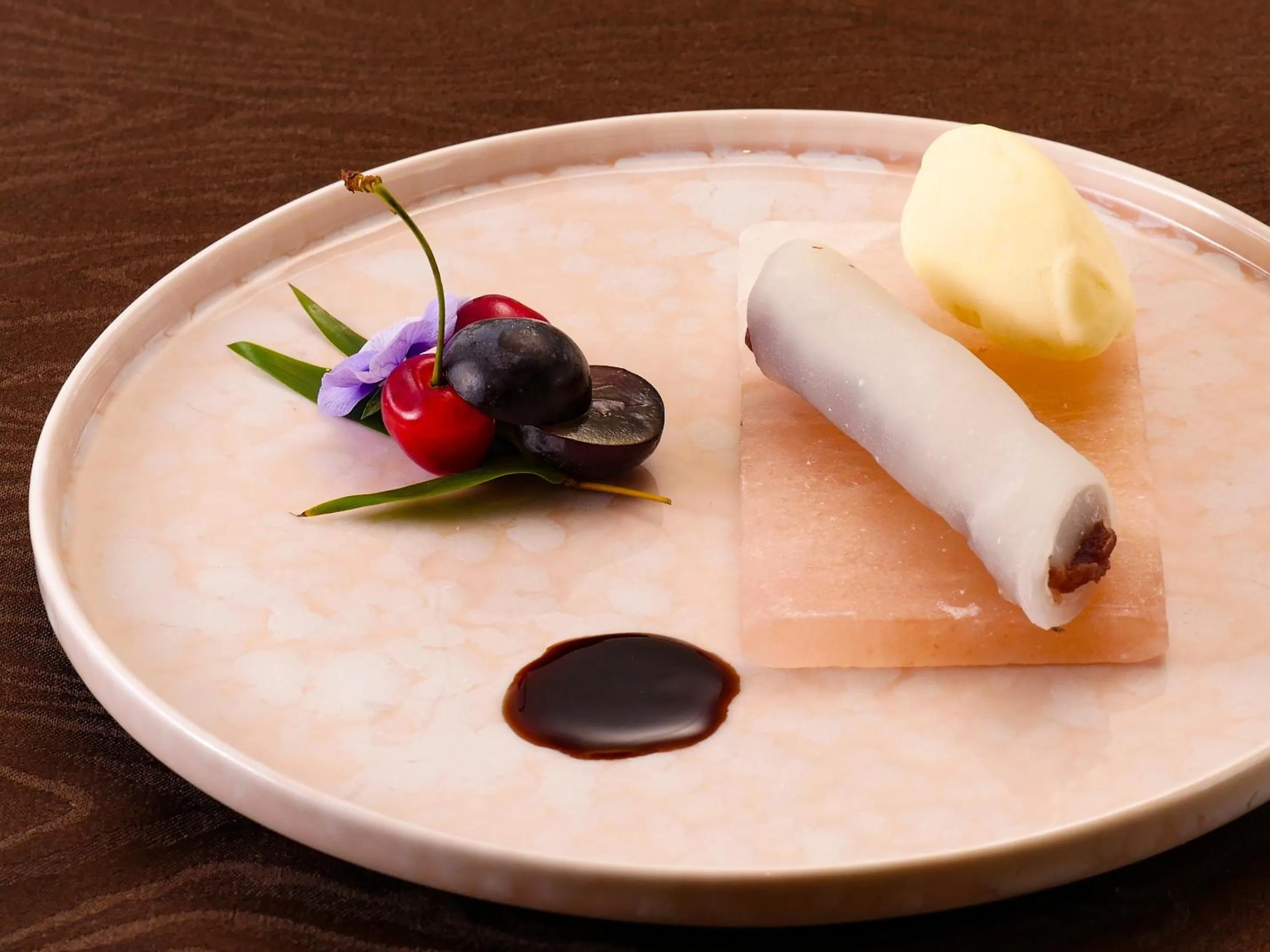 Food and drinks in NIPPONIA HOTEL Takehara Saltworks Town