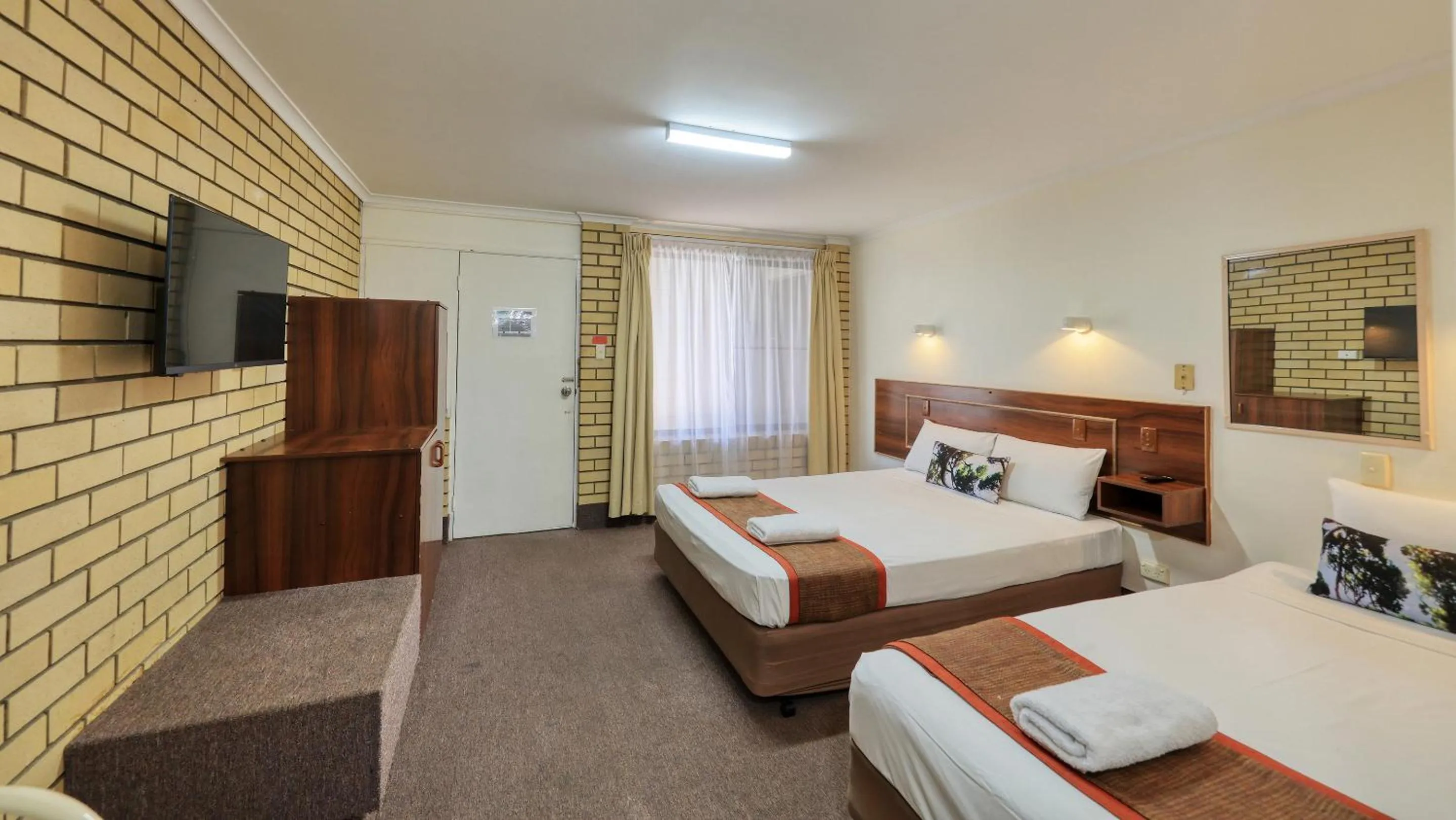 Bedroom, Bed in Bryants Motel Roma