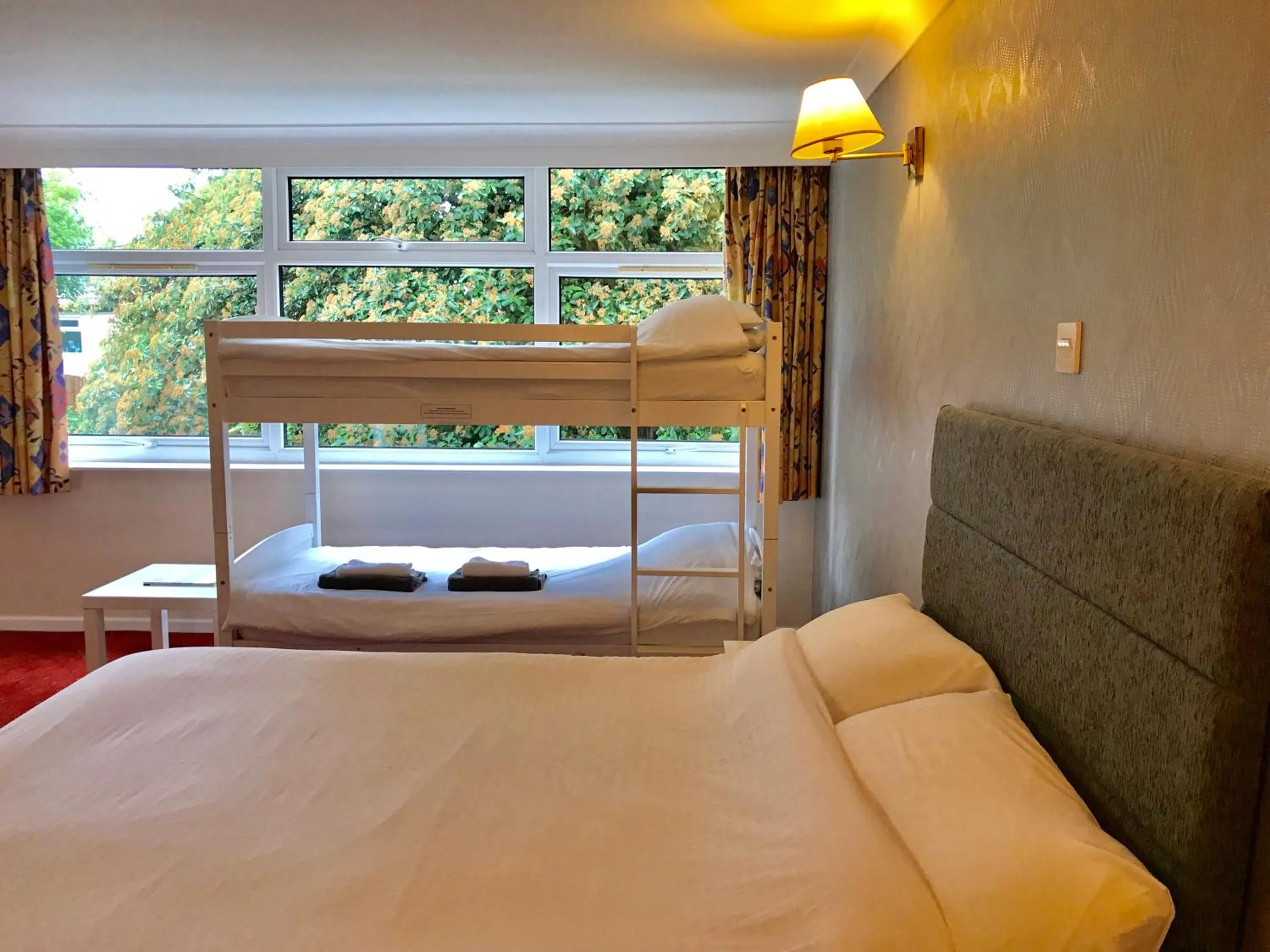 bunk bed, Bed in The Highfield Hotel