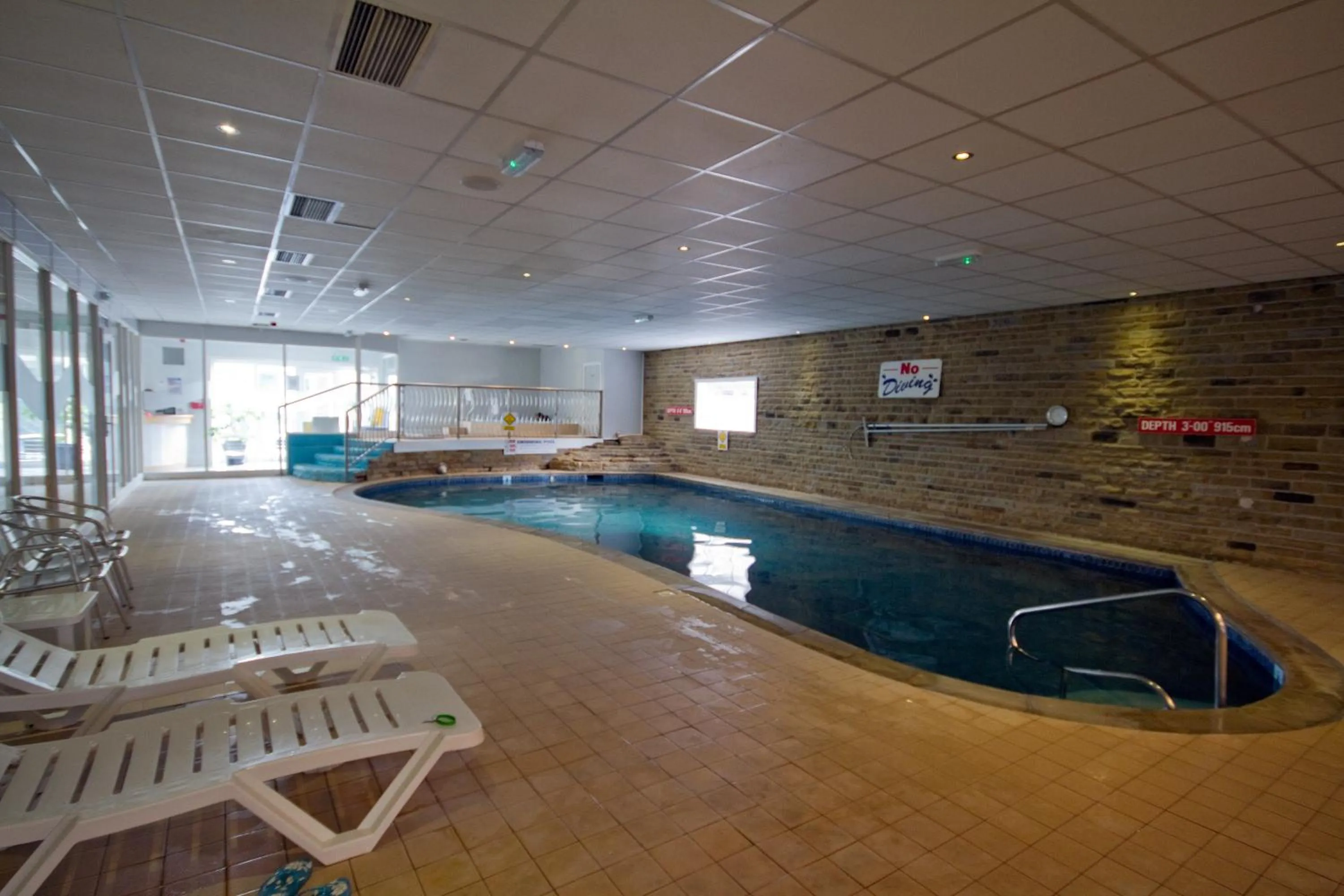 Swimming pool in The Highfield Hotel