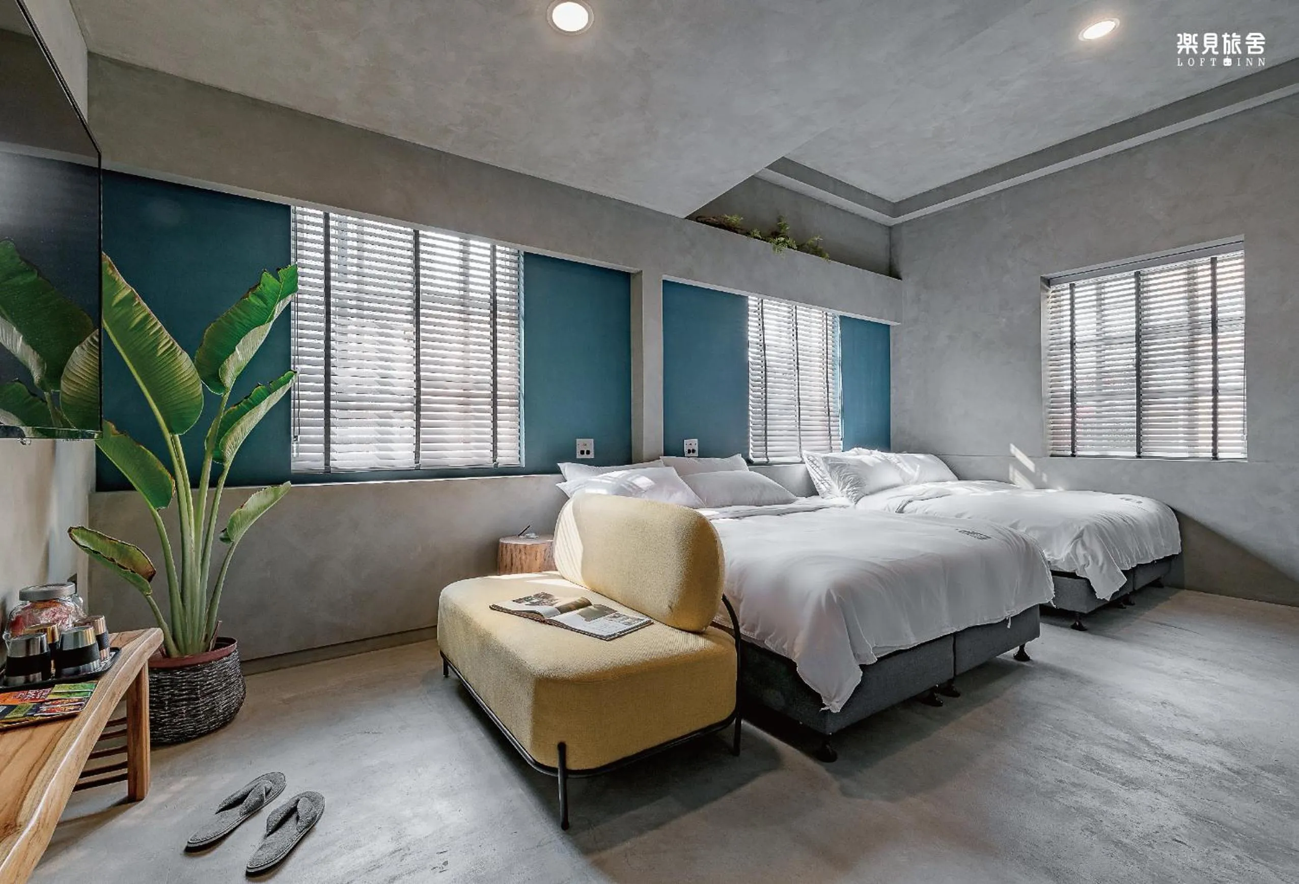 Photo of the whole room, Bed in Loft Inn