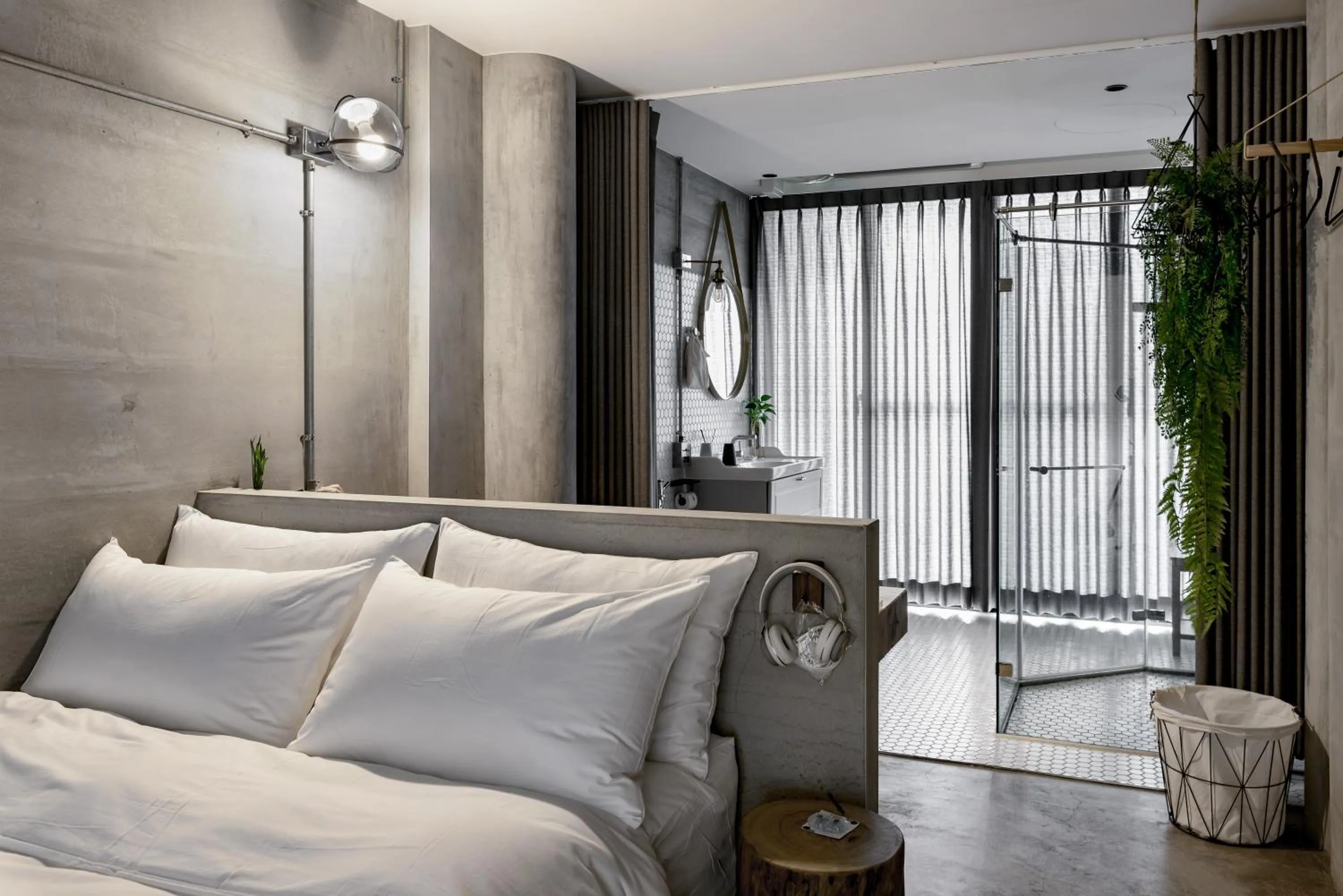 Photo of the whole room, Bed in Loft Inn