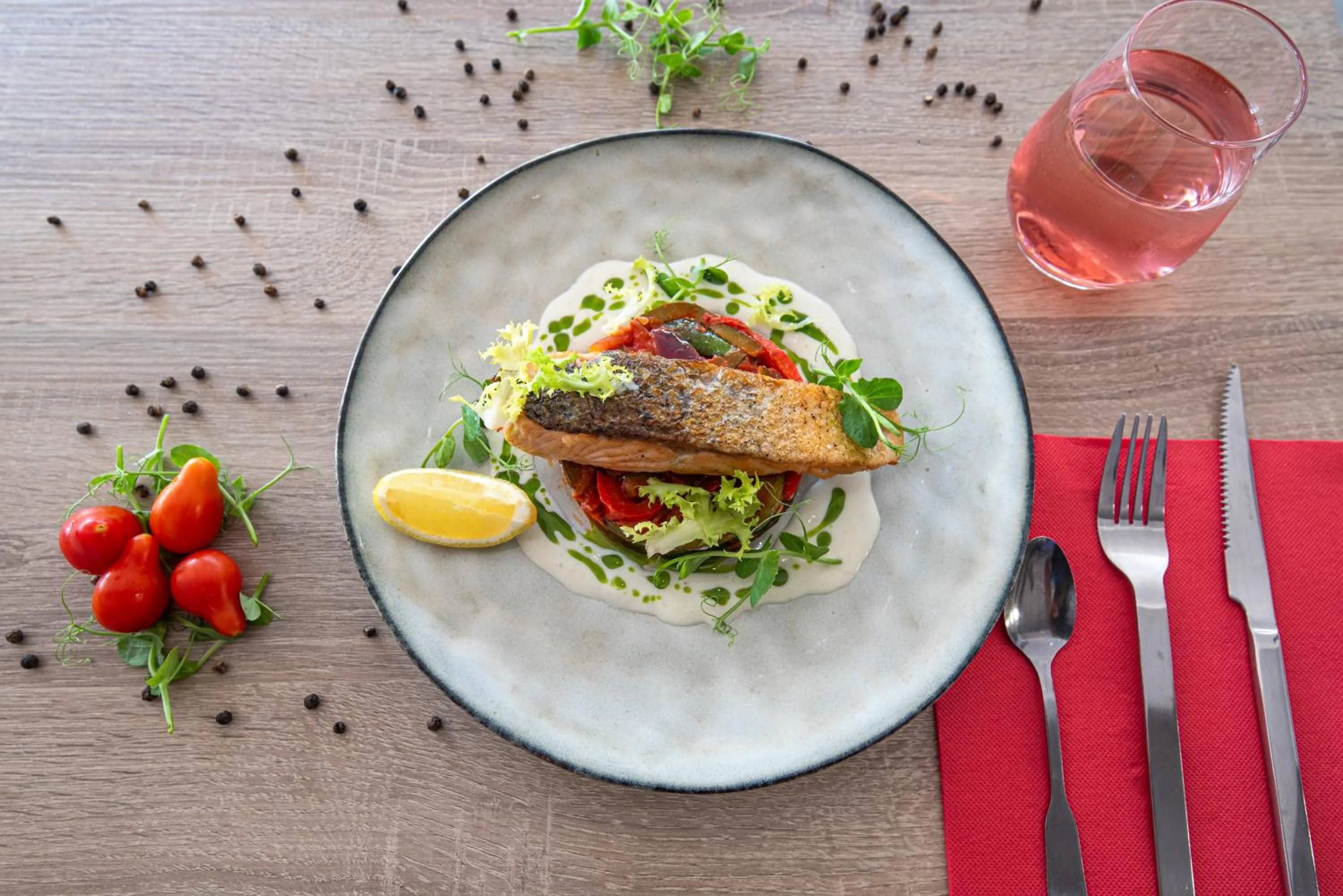 Restaurant/places to eat in Atoll Hotel Logis Angers, Beaucouzé