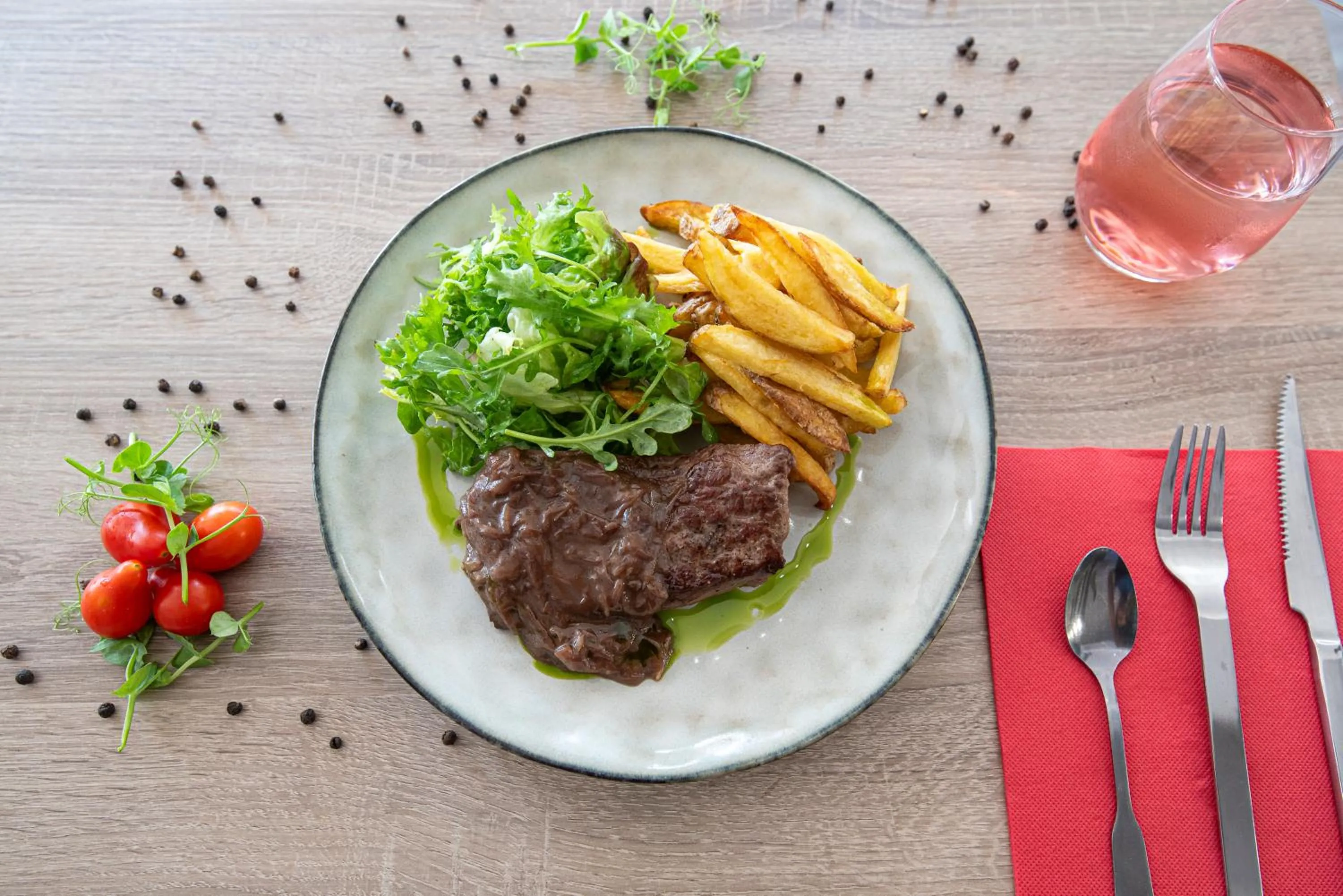 Restaurant/places to eat in Atoll Hotel Logis Angers, Beaucouzé