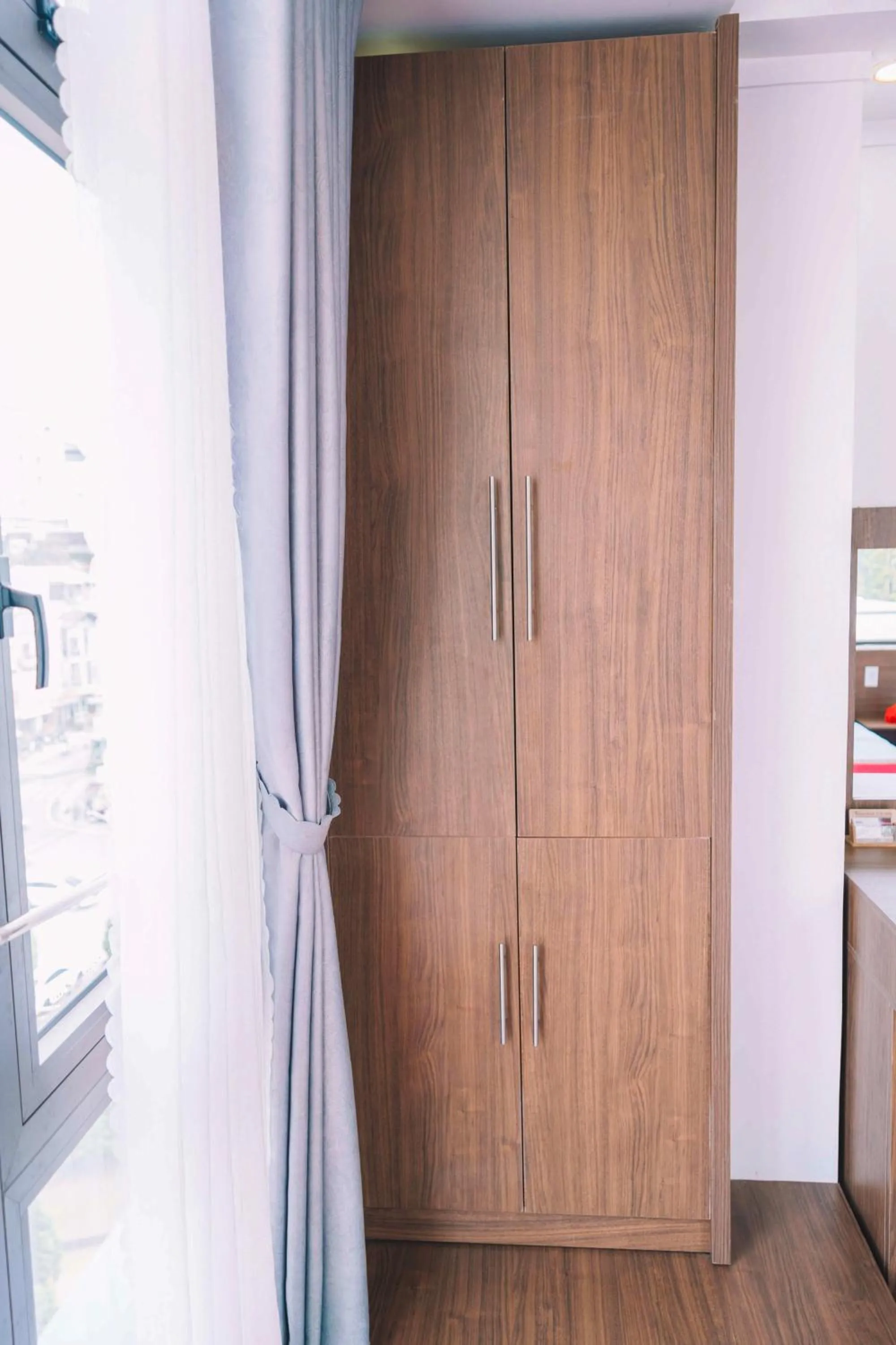 wardrobe in Le Tuan Minh Hotel