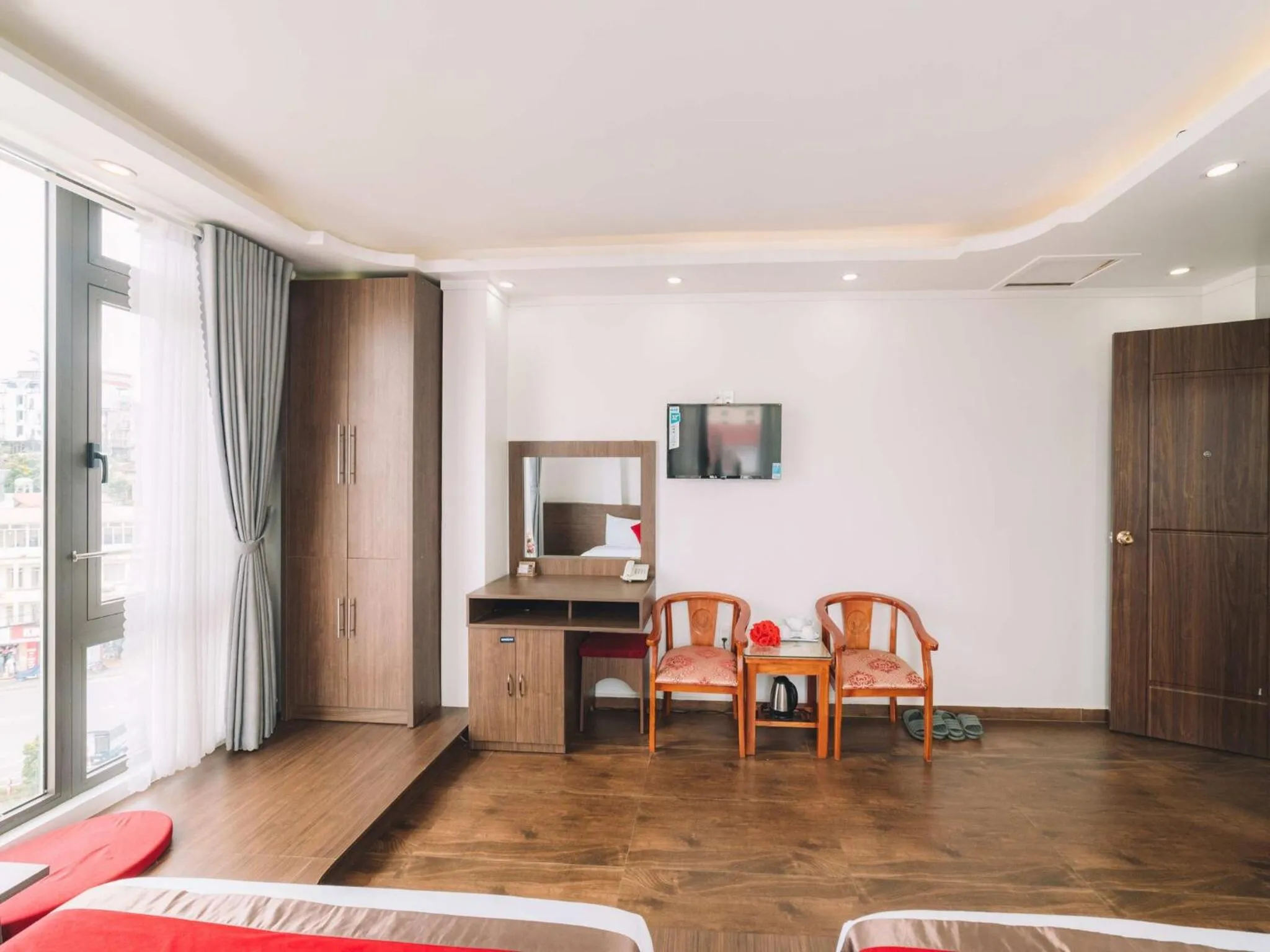 Photo of the whole room in Le Tuan Minh Hotel