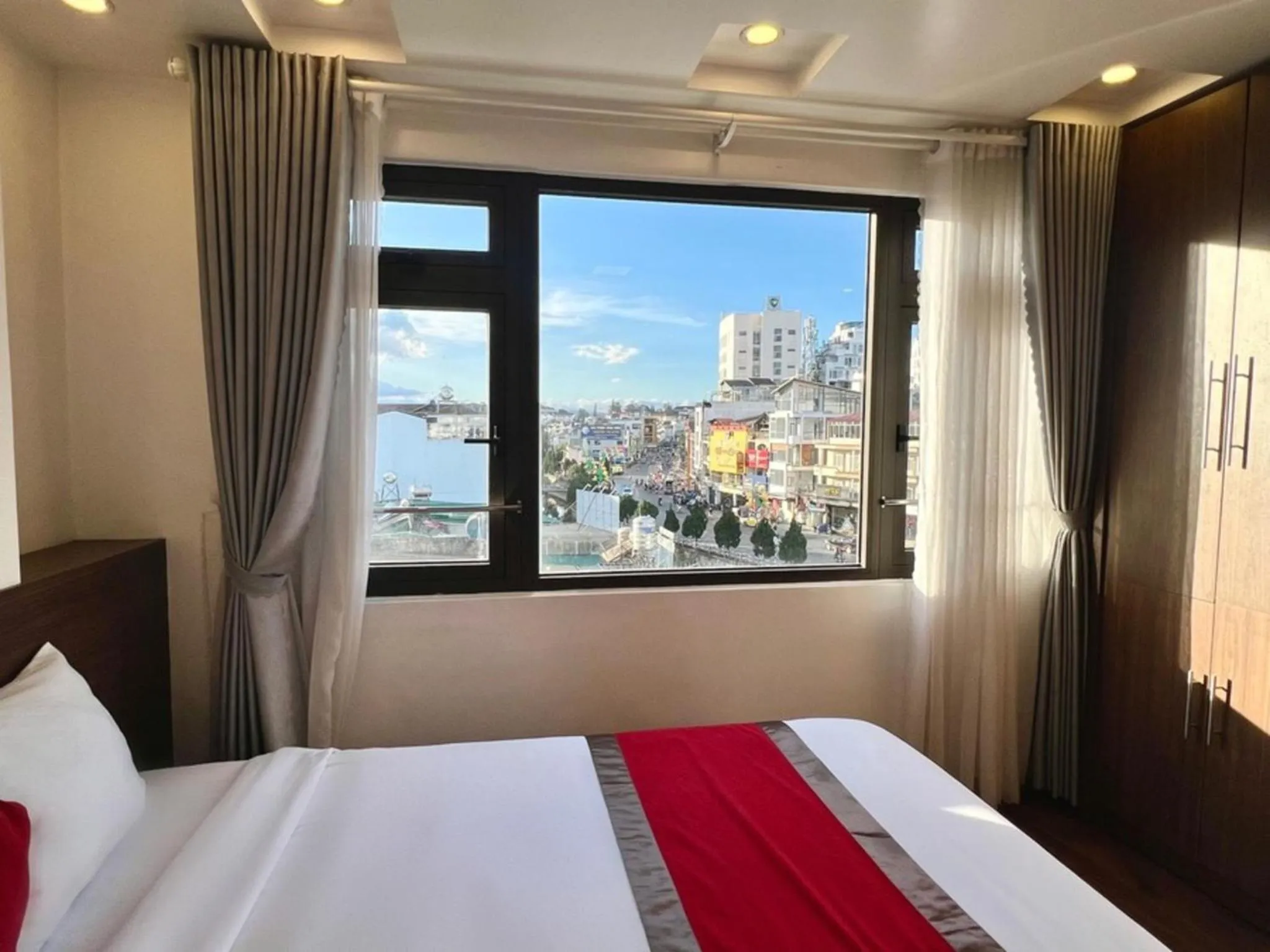 City view, Bed in Le Tuan Minh Hotel