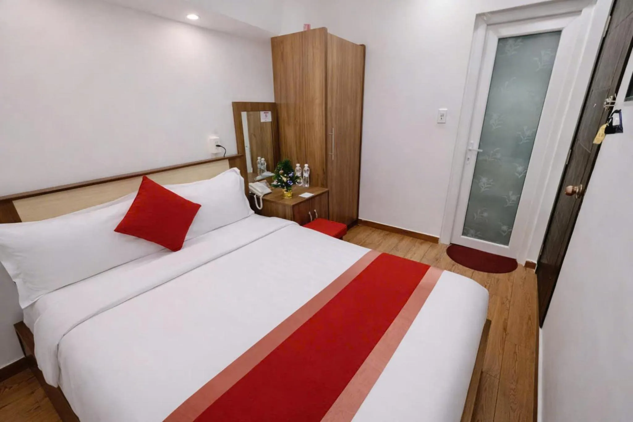 Photo of the whole room, Bed in Le Tuan Minh Hotel