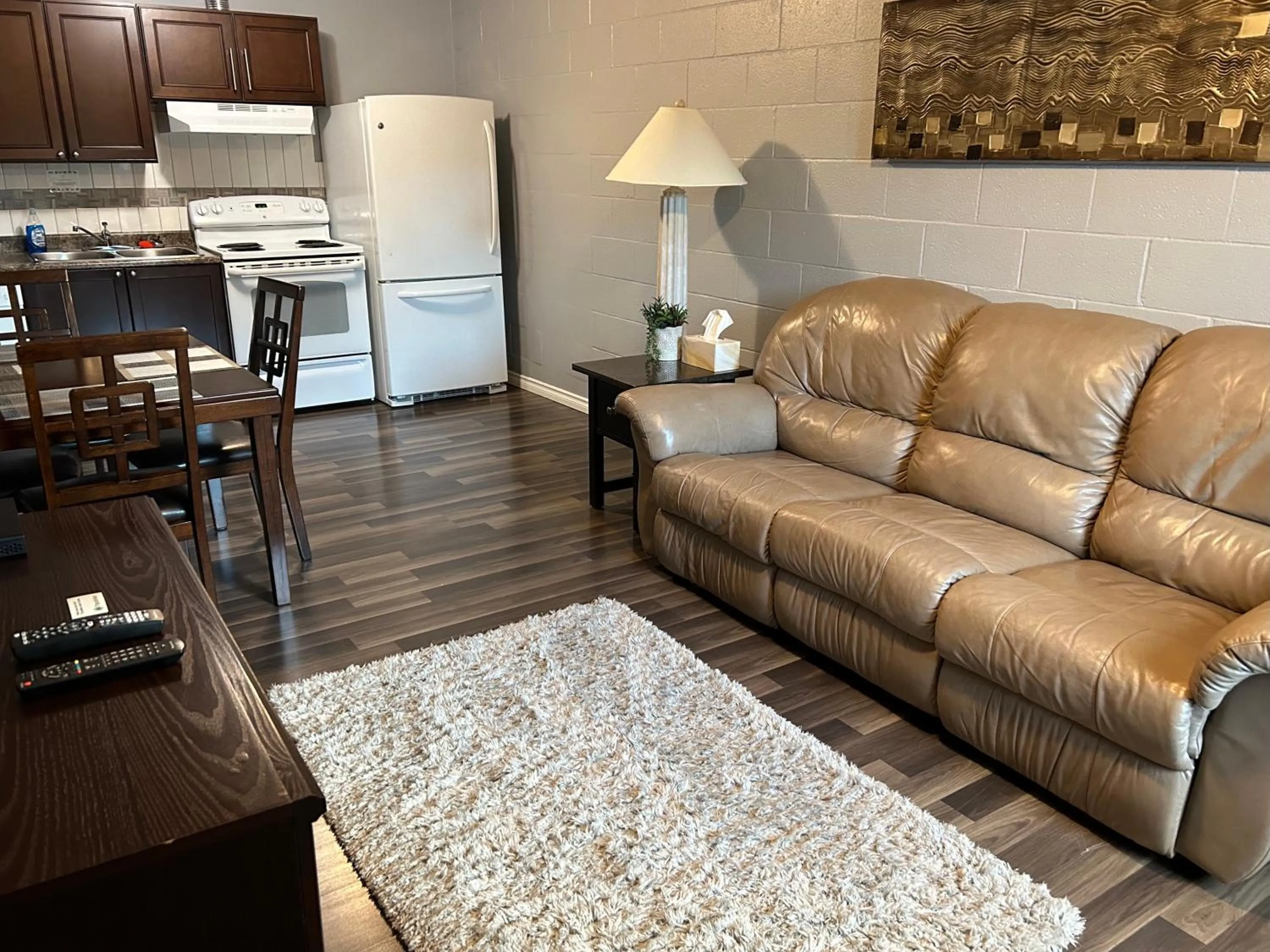Kitchen or kitchenette in Arrow Lake Motel