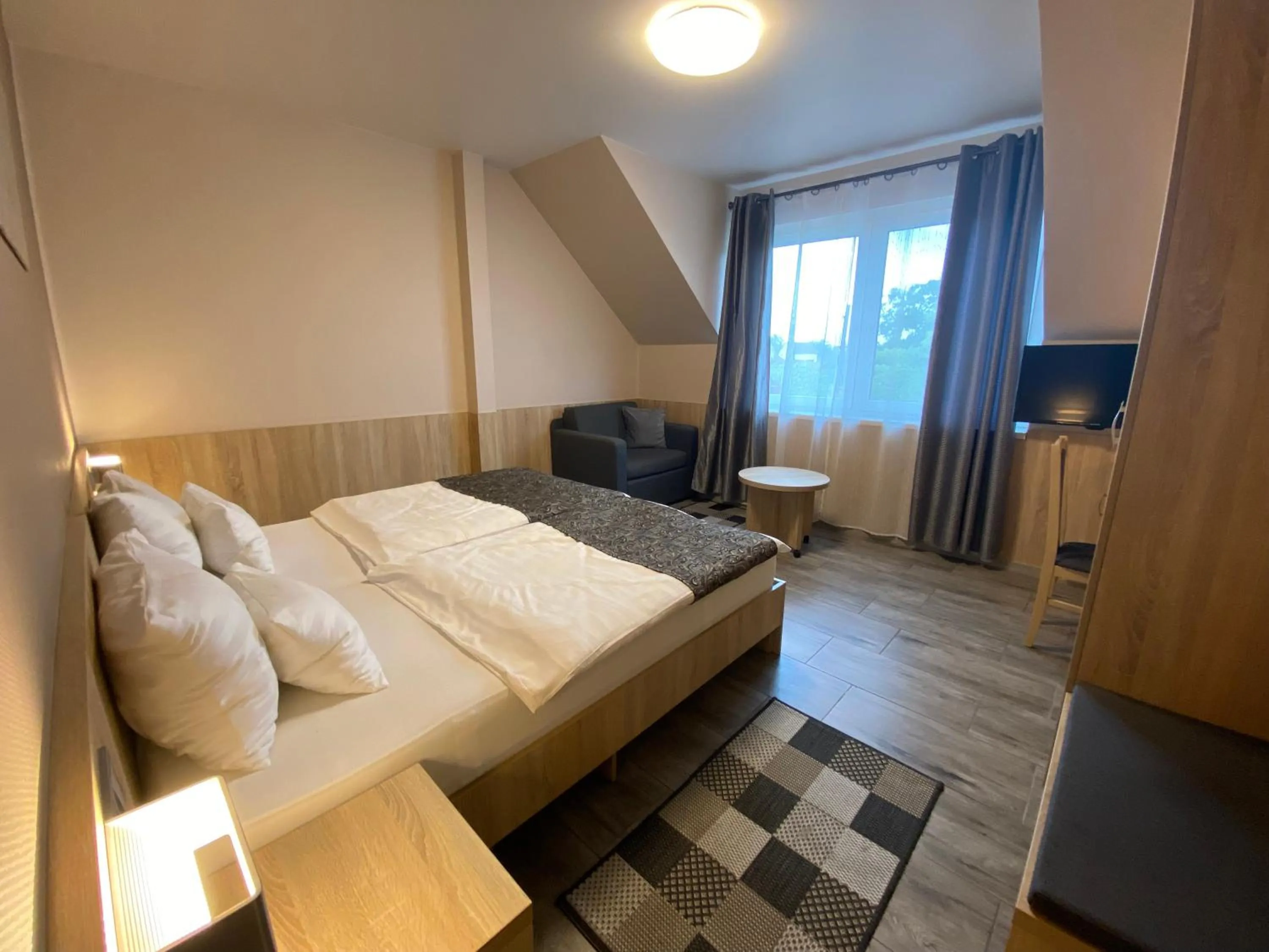 Bed in Katalin Motel & Étterem