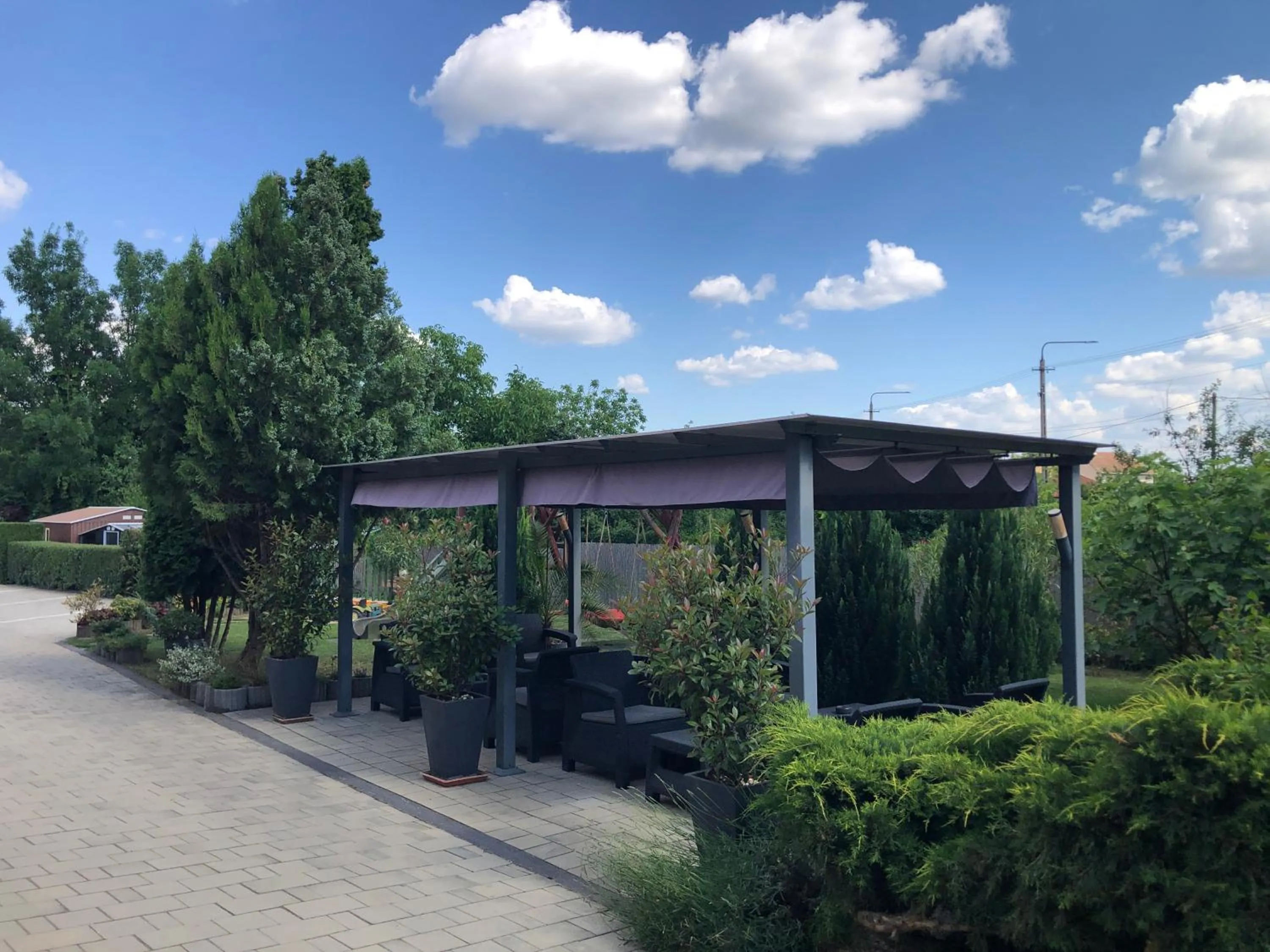 Patio in Katalin Motel & Étterem