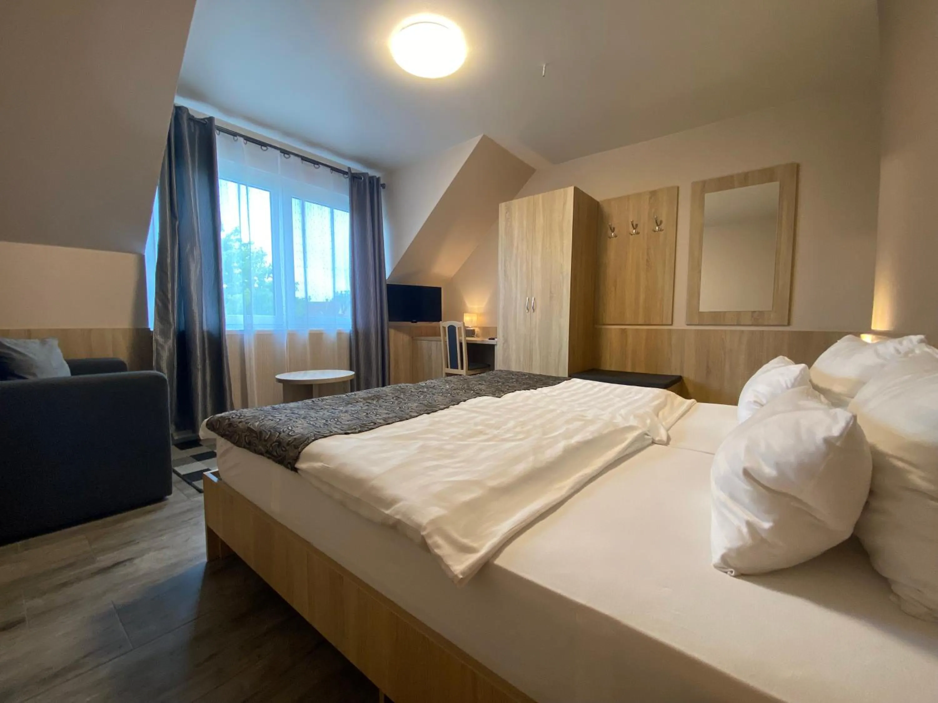 Bed in Katalin Motel & Étterem