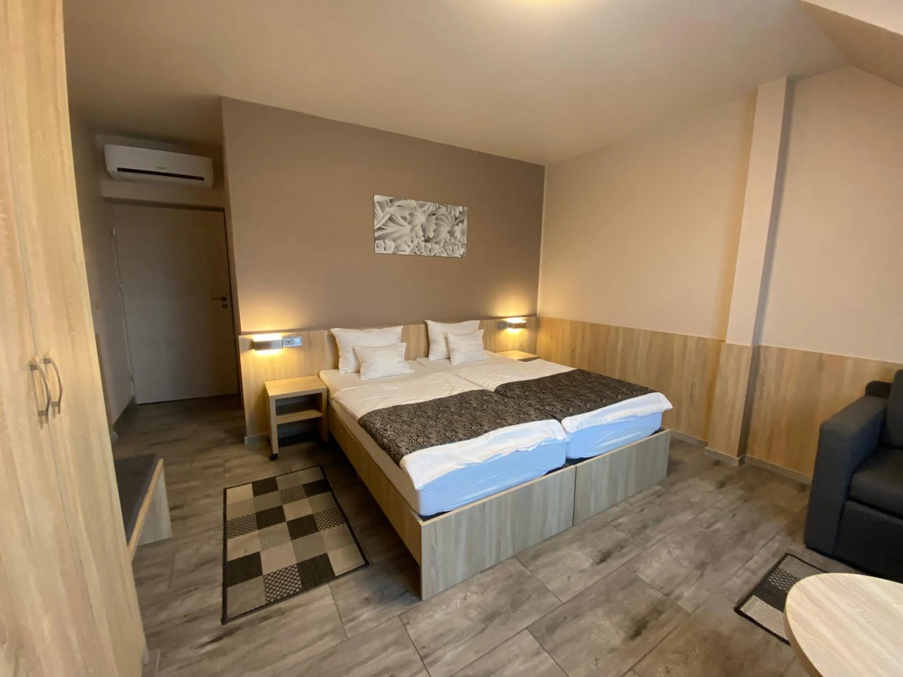 Bed in Katalin Motel & Étterem