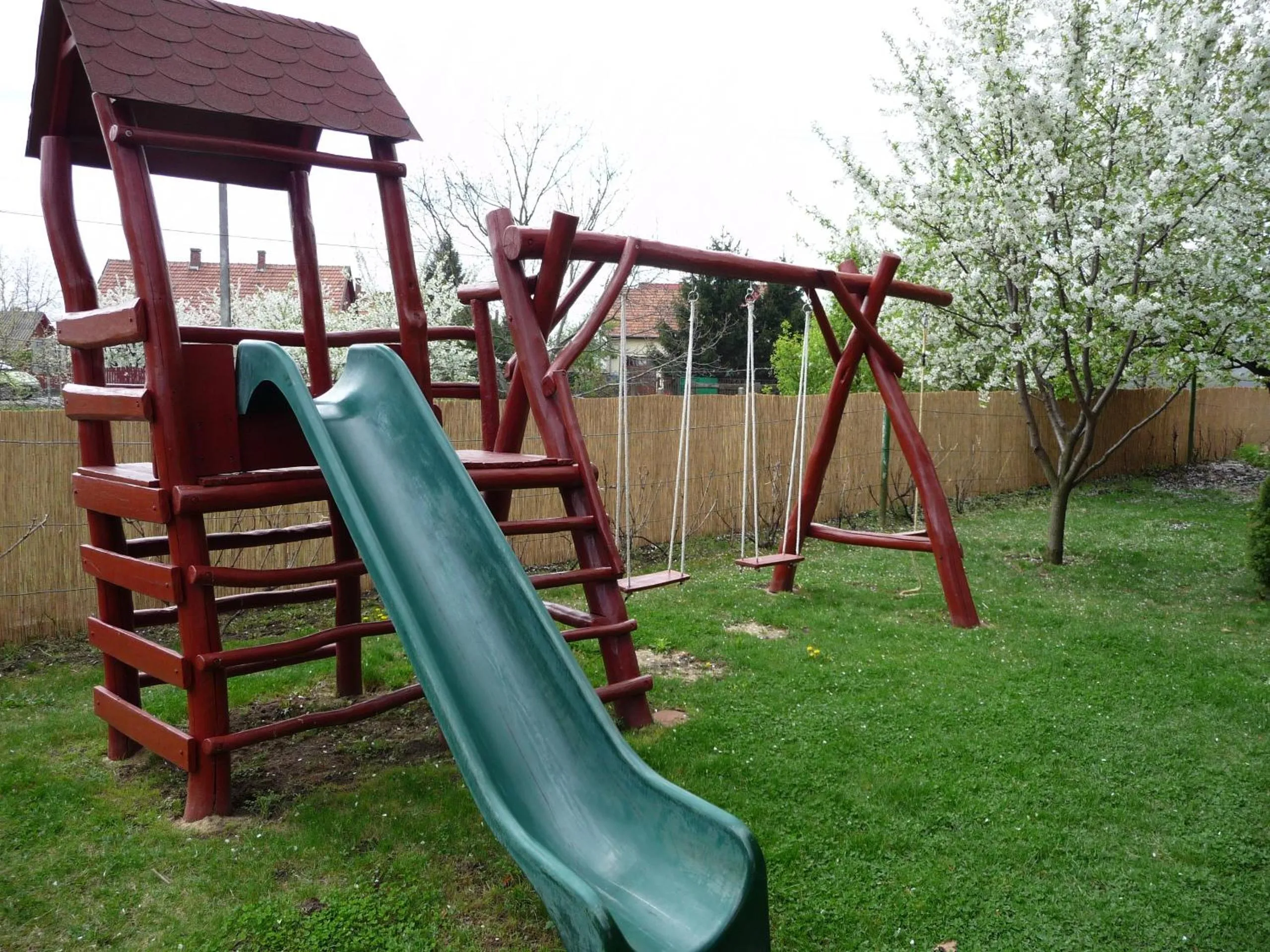 Children play ground in Katalin Motel & Étterem