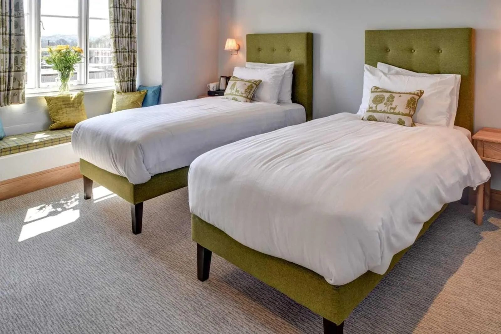 Bedroom, Bed in Barn Owl Inn