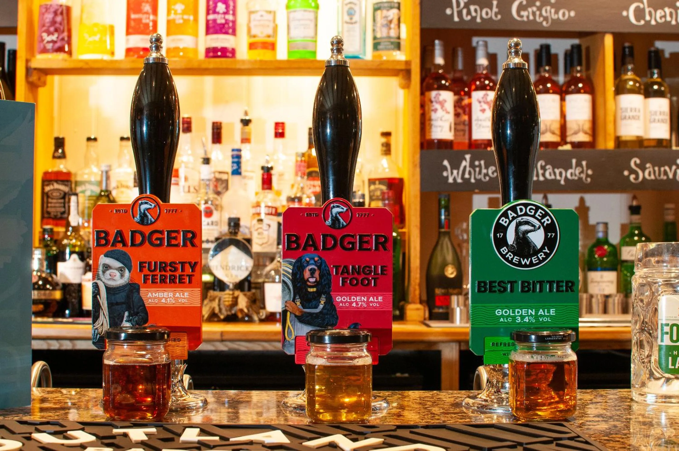 Lounge or bar in Barn Owl Inn