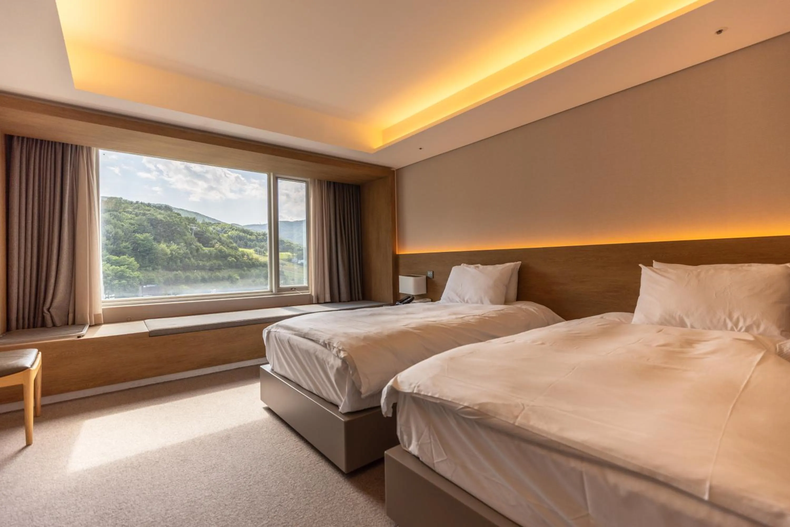 Bedroom, Bed in Phoenix Hotel Pyeongchang