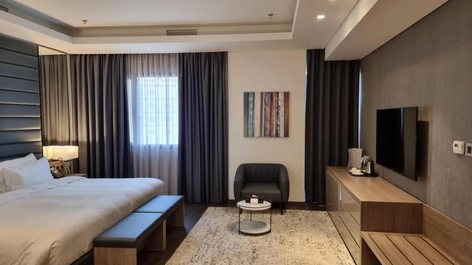 Deluxe King Room in Swiss-Belboutique Bneid Al Gar Kuwait Deluxe King Room in Swiss-Belboutique Bneid Al Gar Kuwait