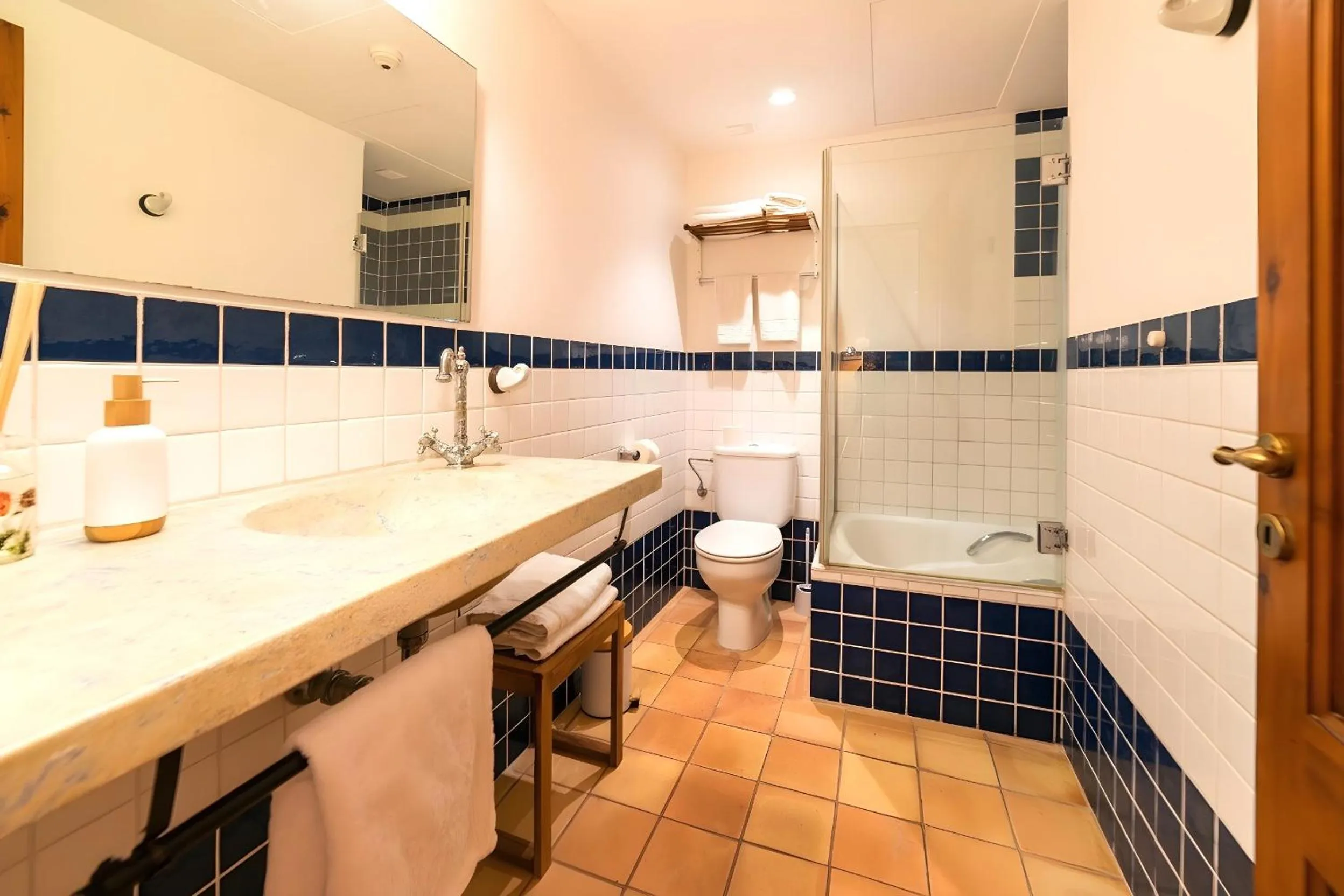 Shower in Finca Hotel Ses Cases Noves