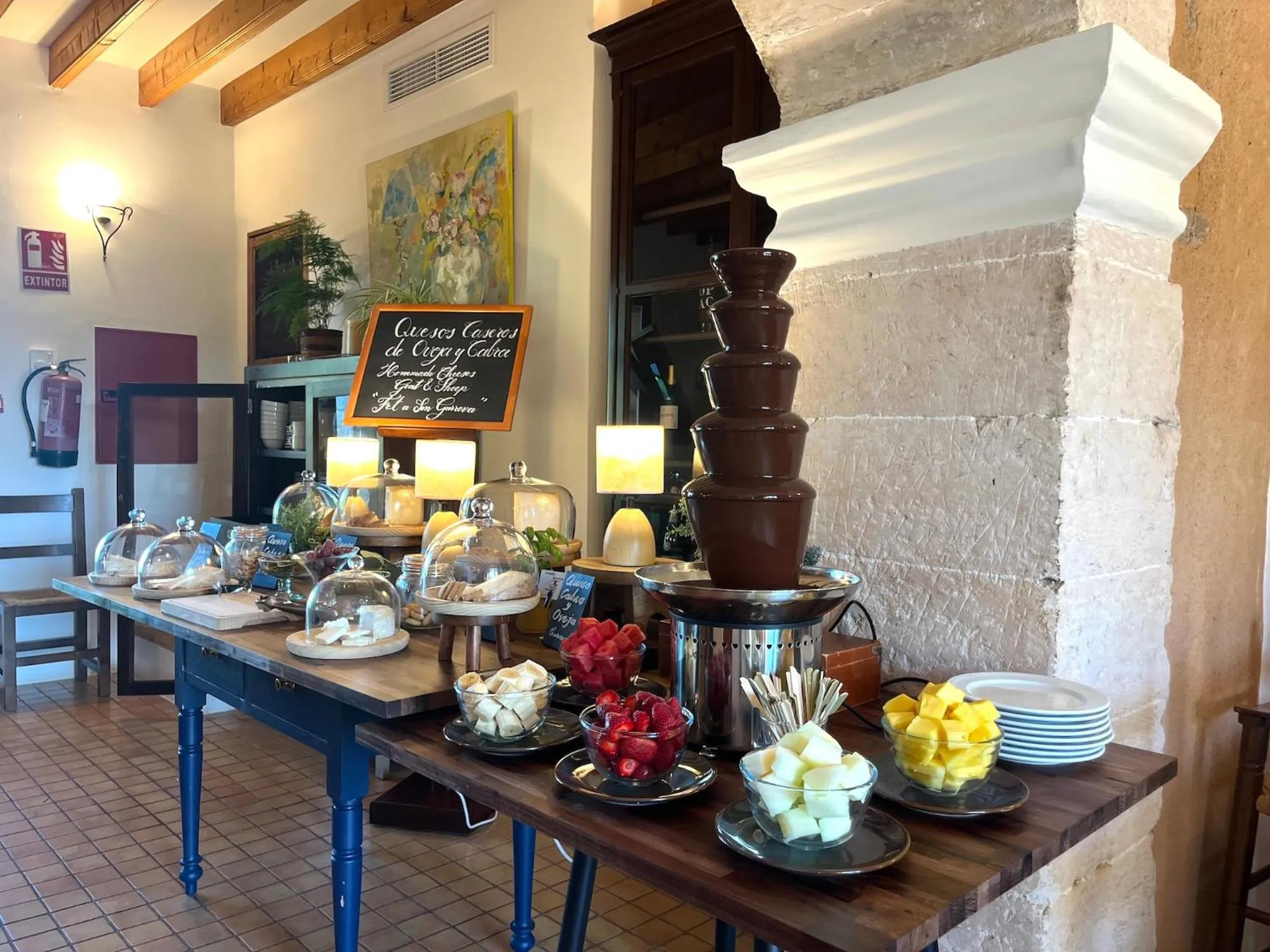 Food and drinks in Finca Hotel Ses Cases Noves