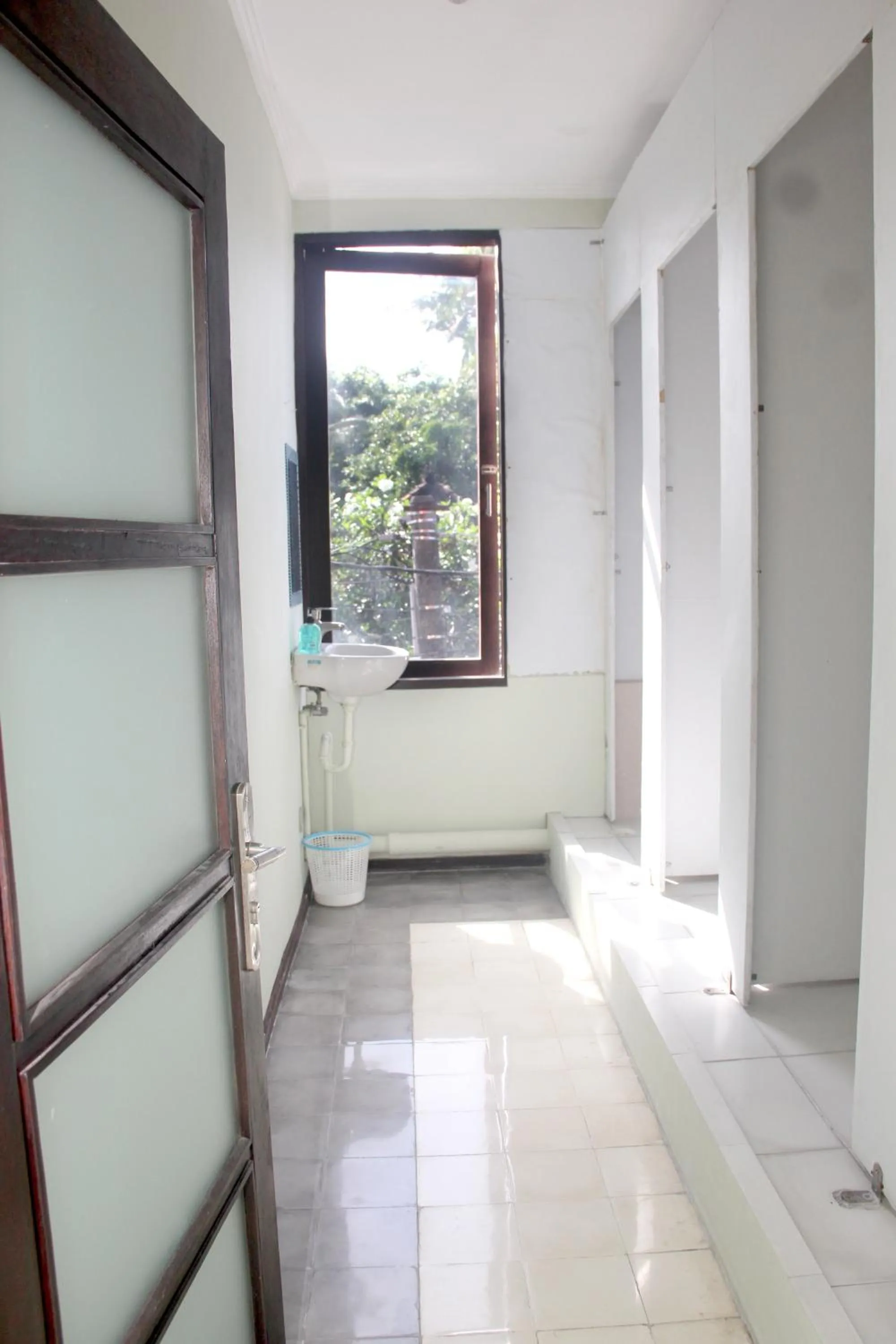 Toilet in ALA Hostel