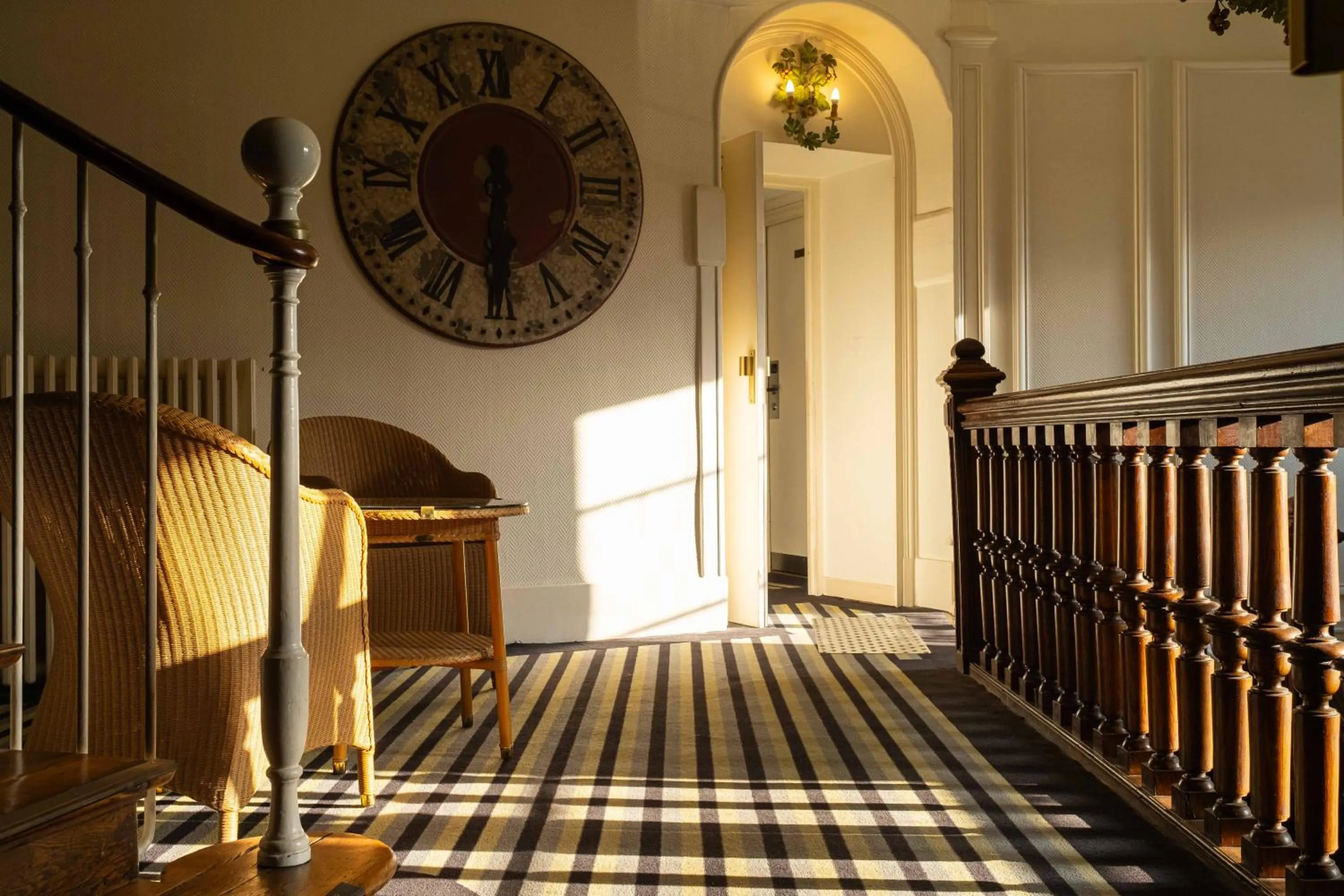 Lobby or reception in LOGIS Hôtel de Bourgogne - Mâcon