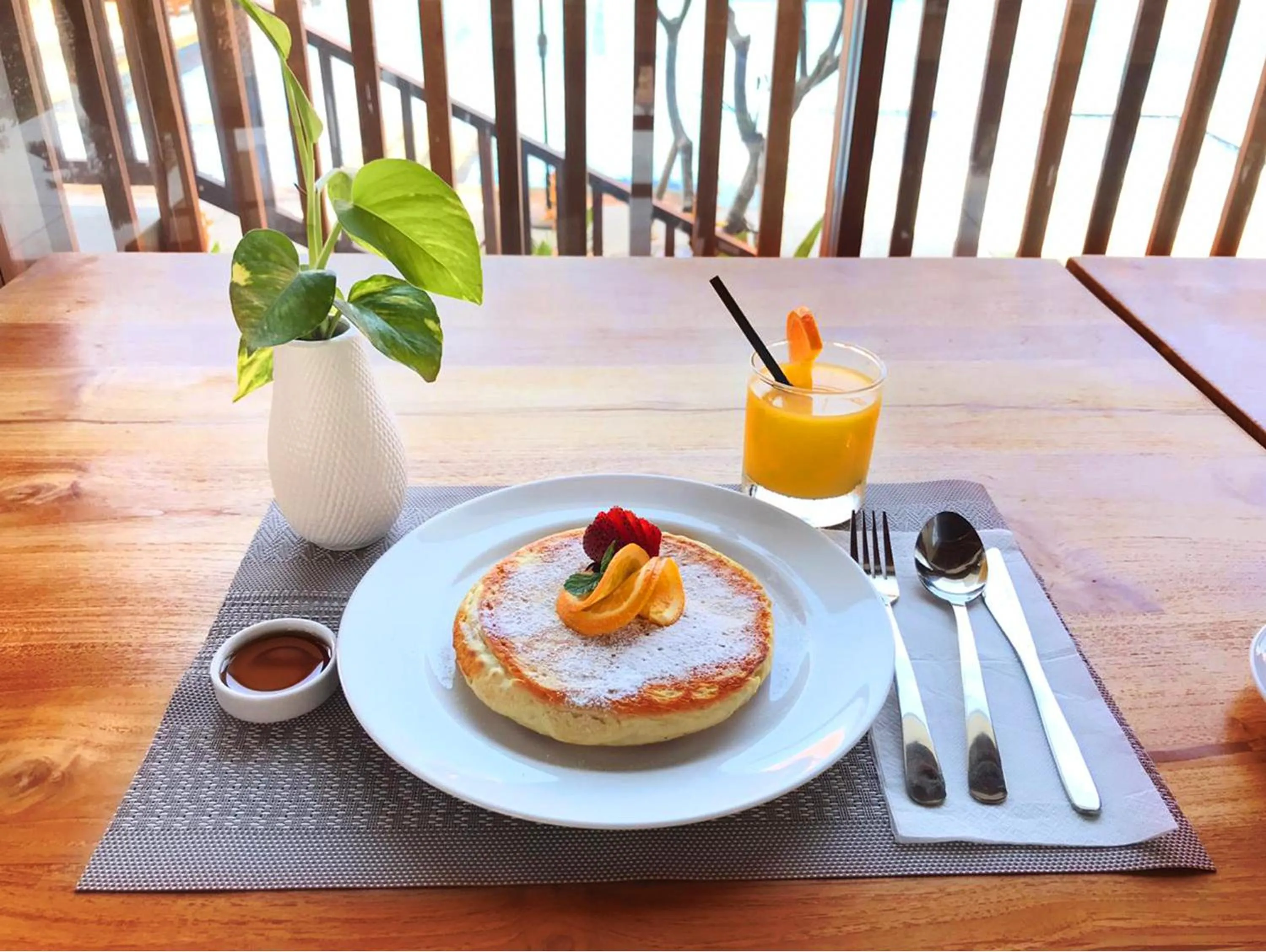 Food and drinks in The Salila Beach Resort