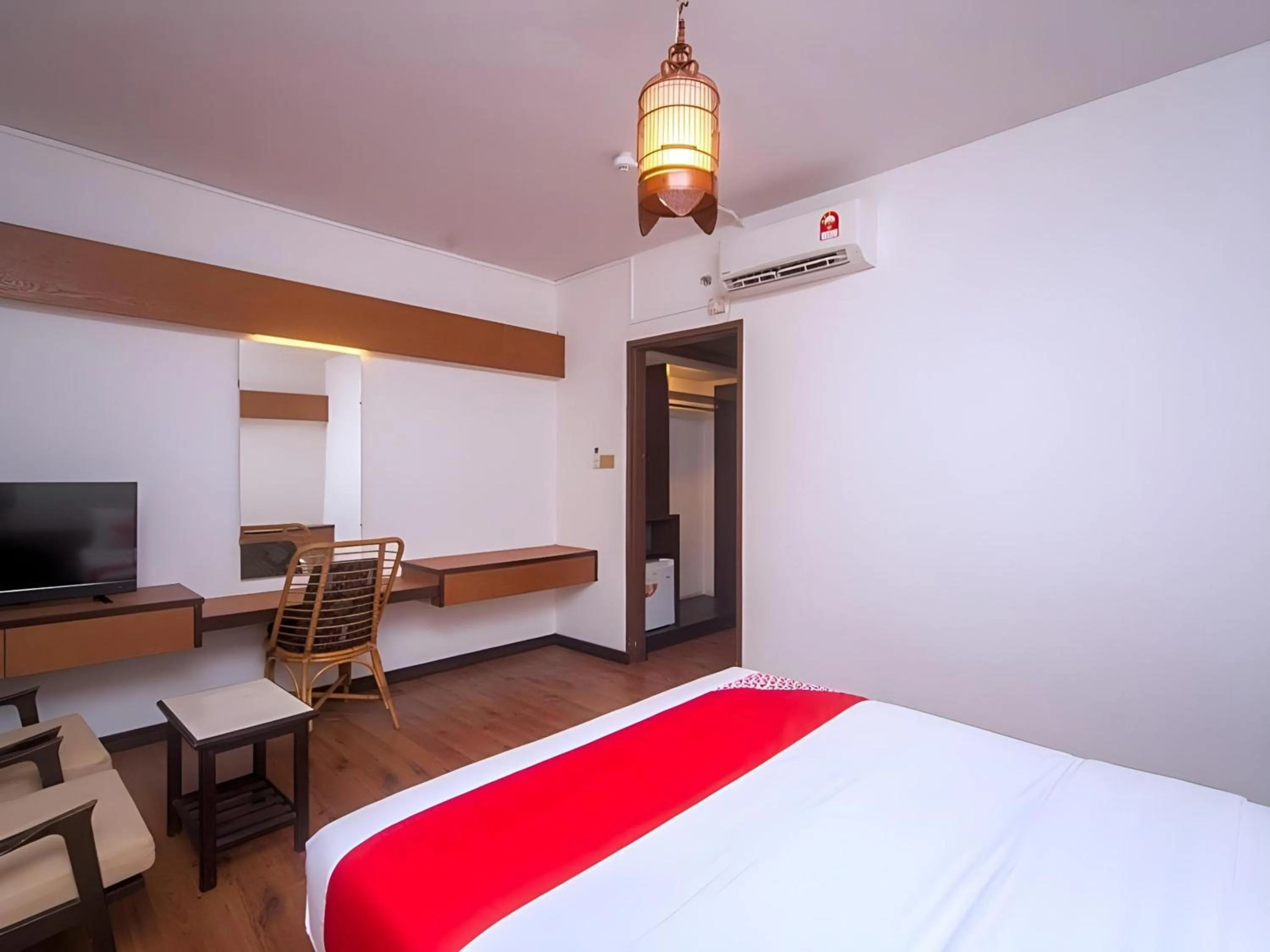 Photo of the whole room in Hotel O Lutana