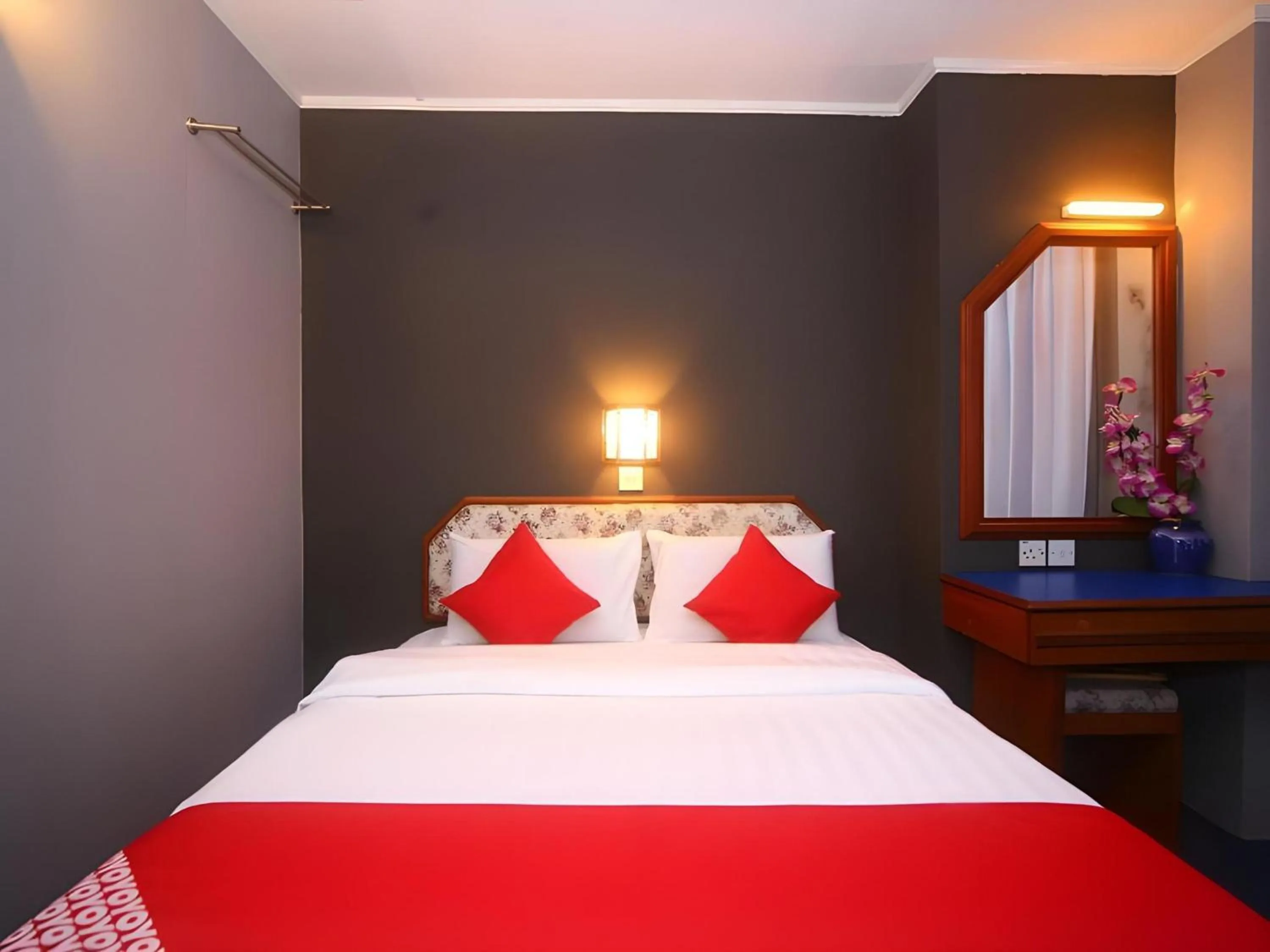 Photo of the whole room in Hotel O Lutana