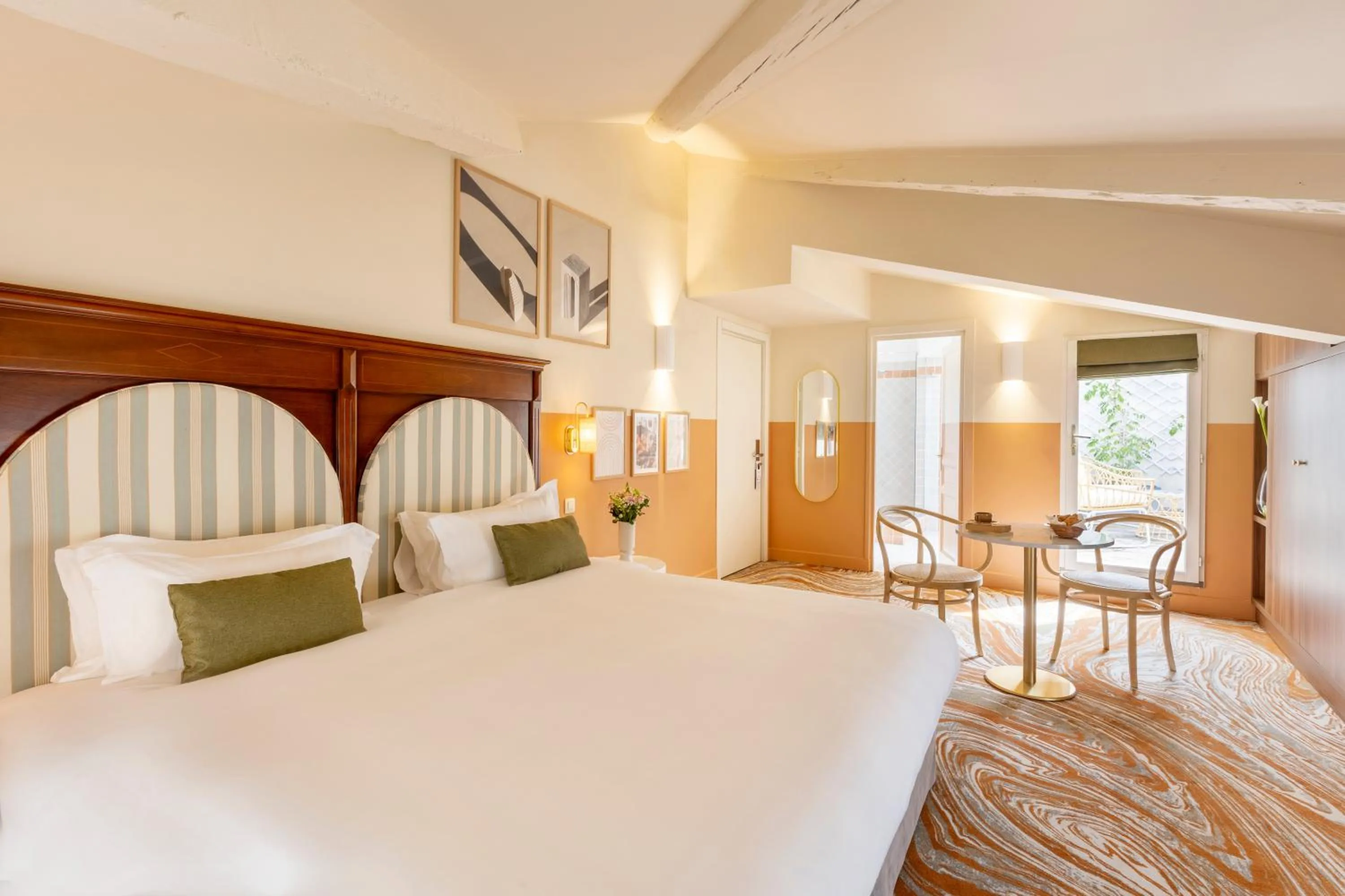 Bed in Grand Hotel d'Orange, BW Signature Collection