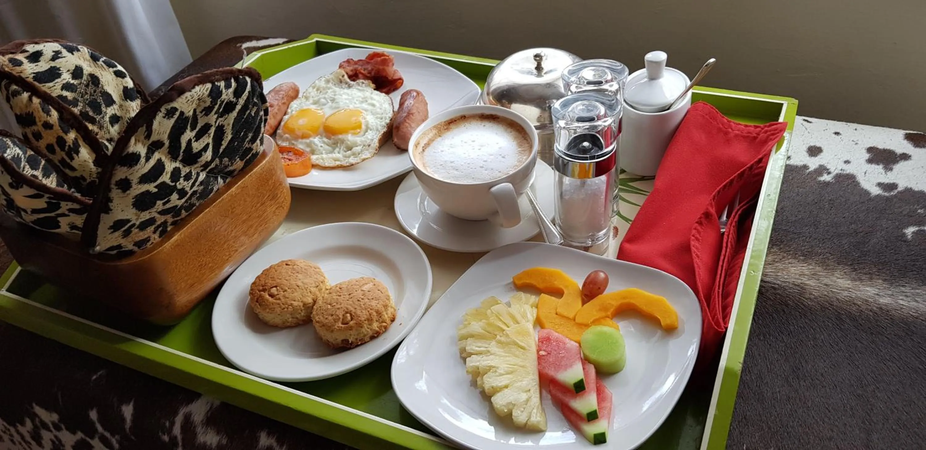 Breakfast in Olarro Lodge