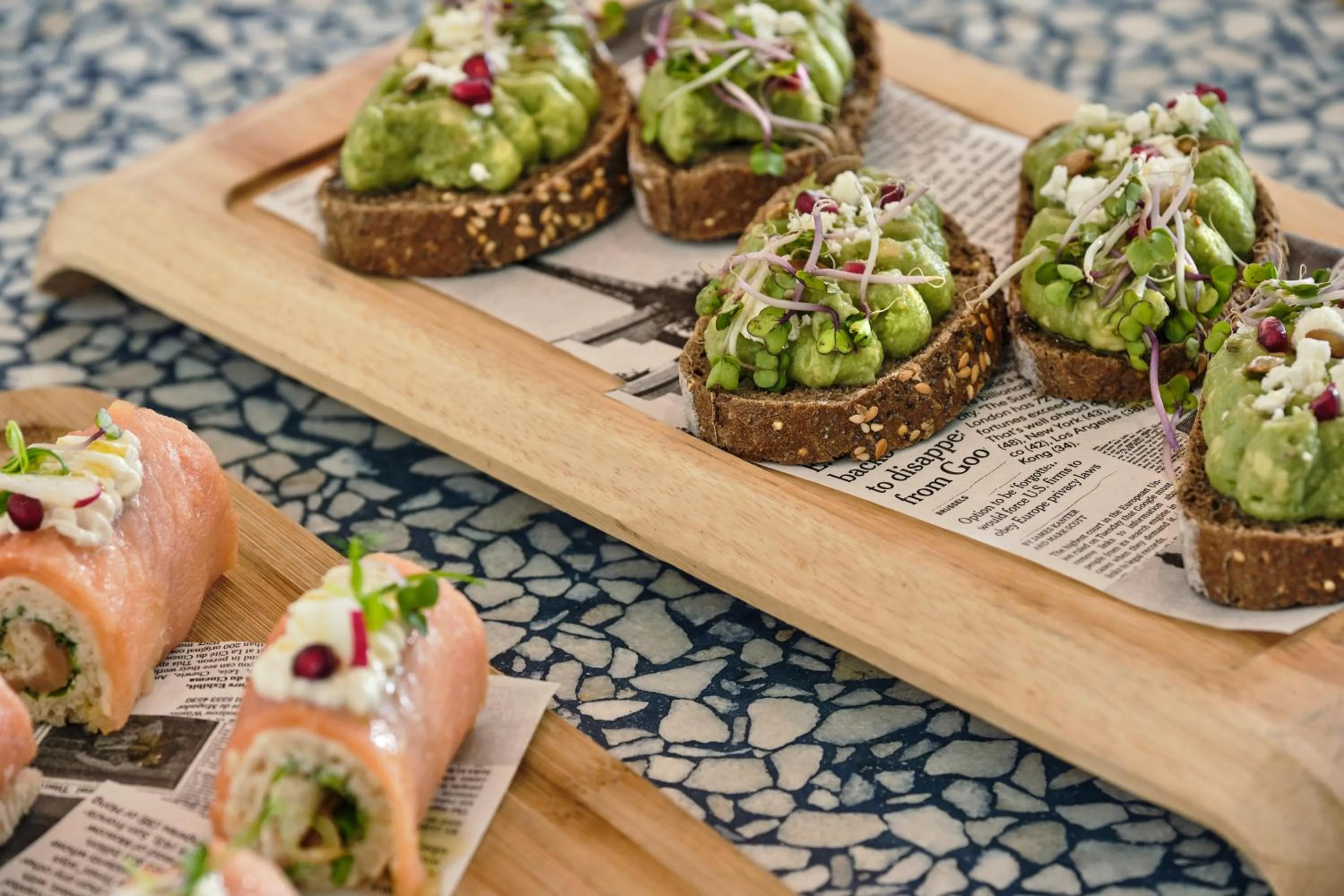 Restaurant/places to eat in Hôtel Chromatics & Restaurant Hill Club by HappyCulture