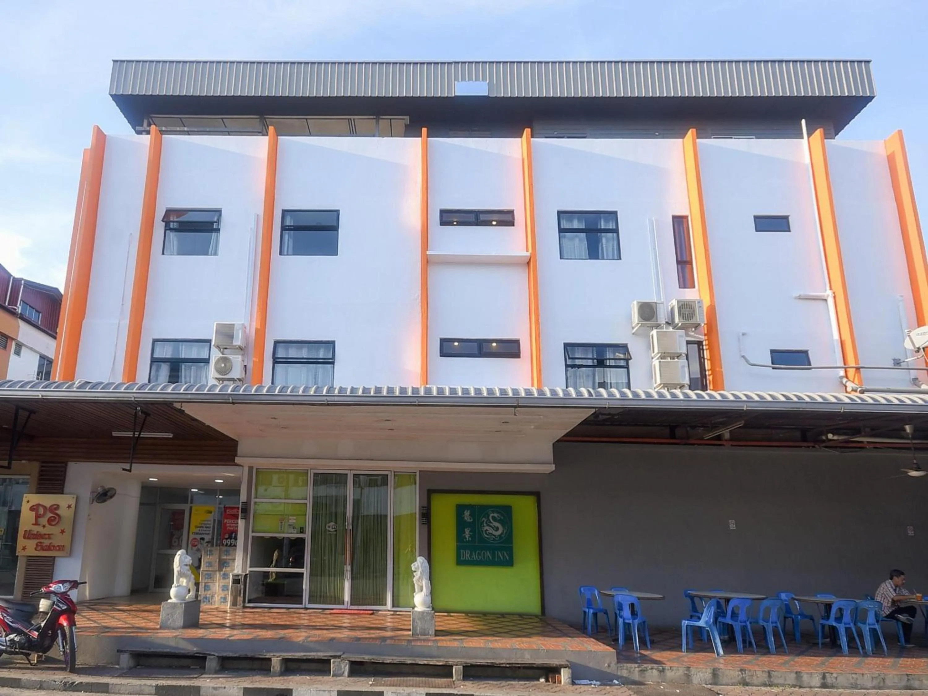 Property building in Hotel O agon Inn