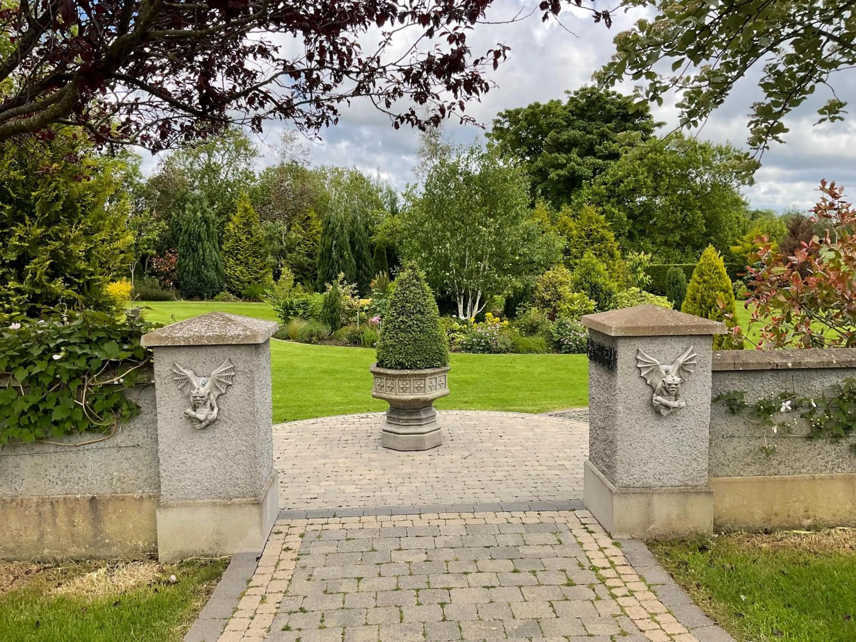 Garden view in Crowfield Country House