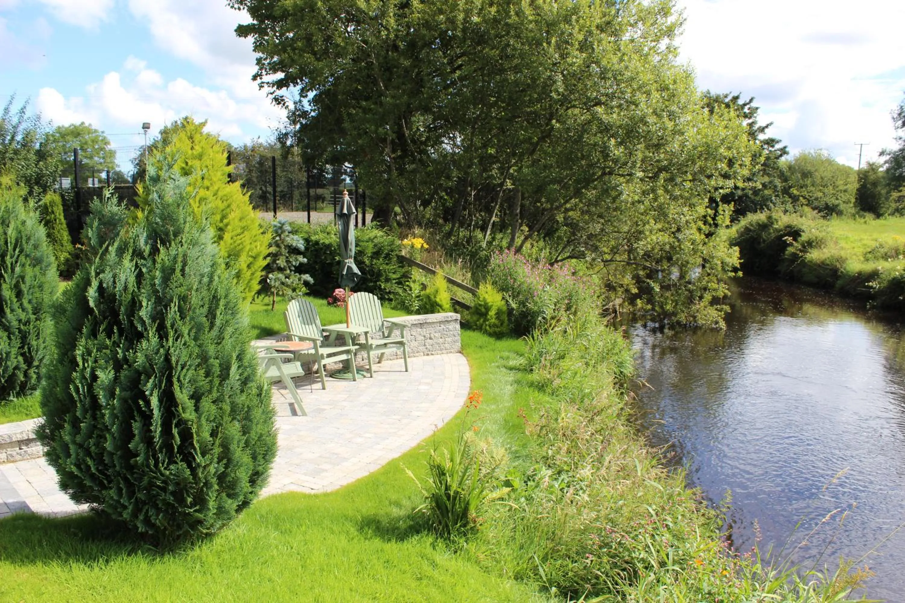 Garden view in Crowfield Country House