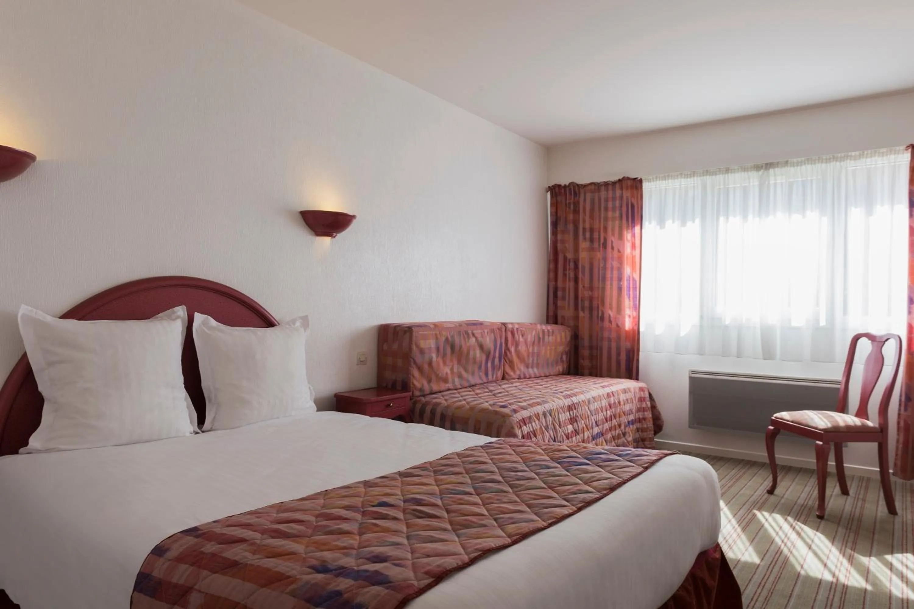 Bed in LOGIS - Belle Hôtel, Lille-Ouest