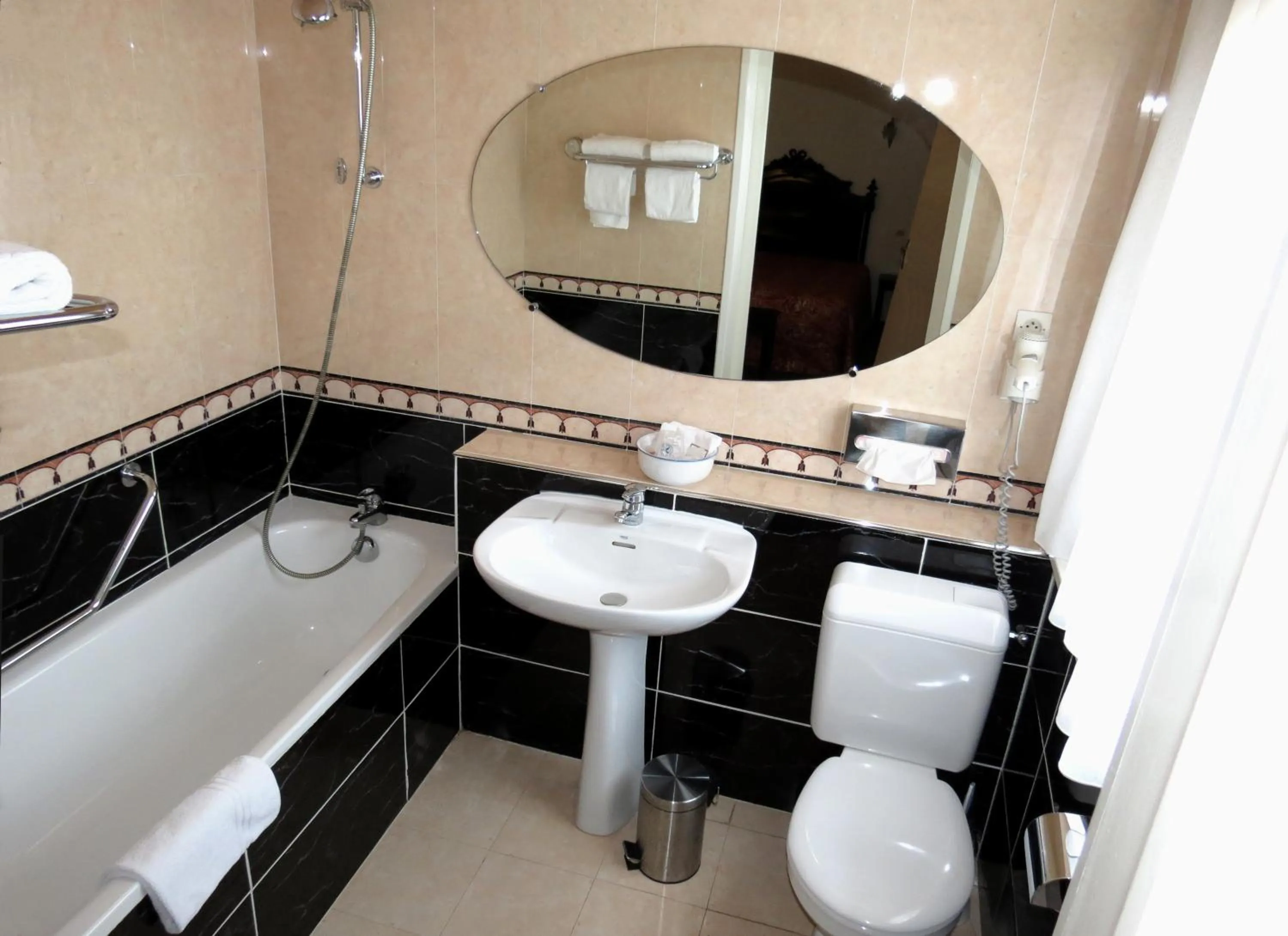 Bathroom in LOGIS - Belle Hôtel, Lille-Ouest