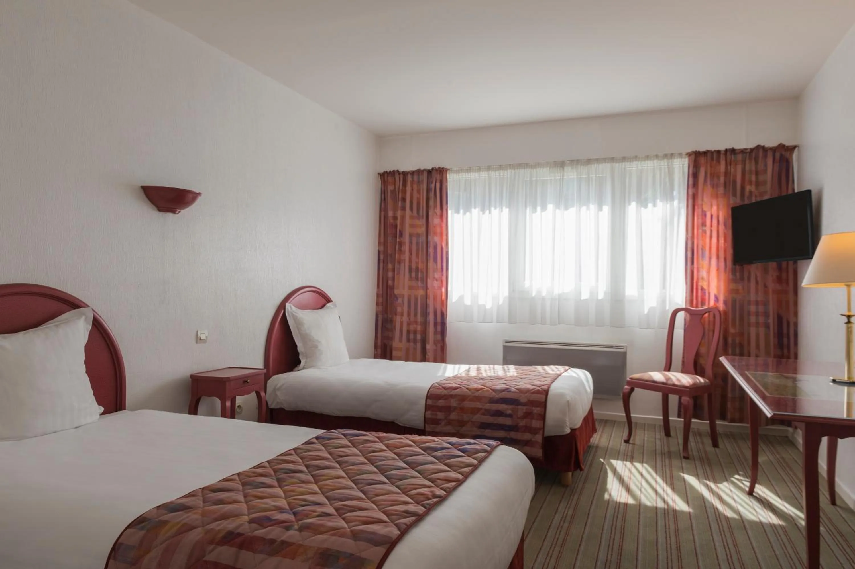 Bed in LOGIS - Belle Hôtel, Lille-Ouest