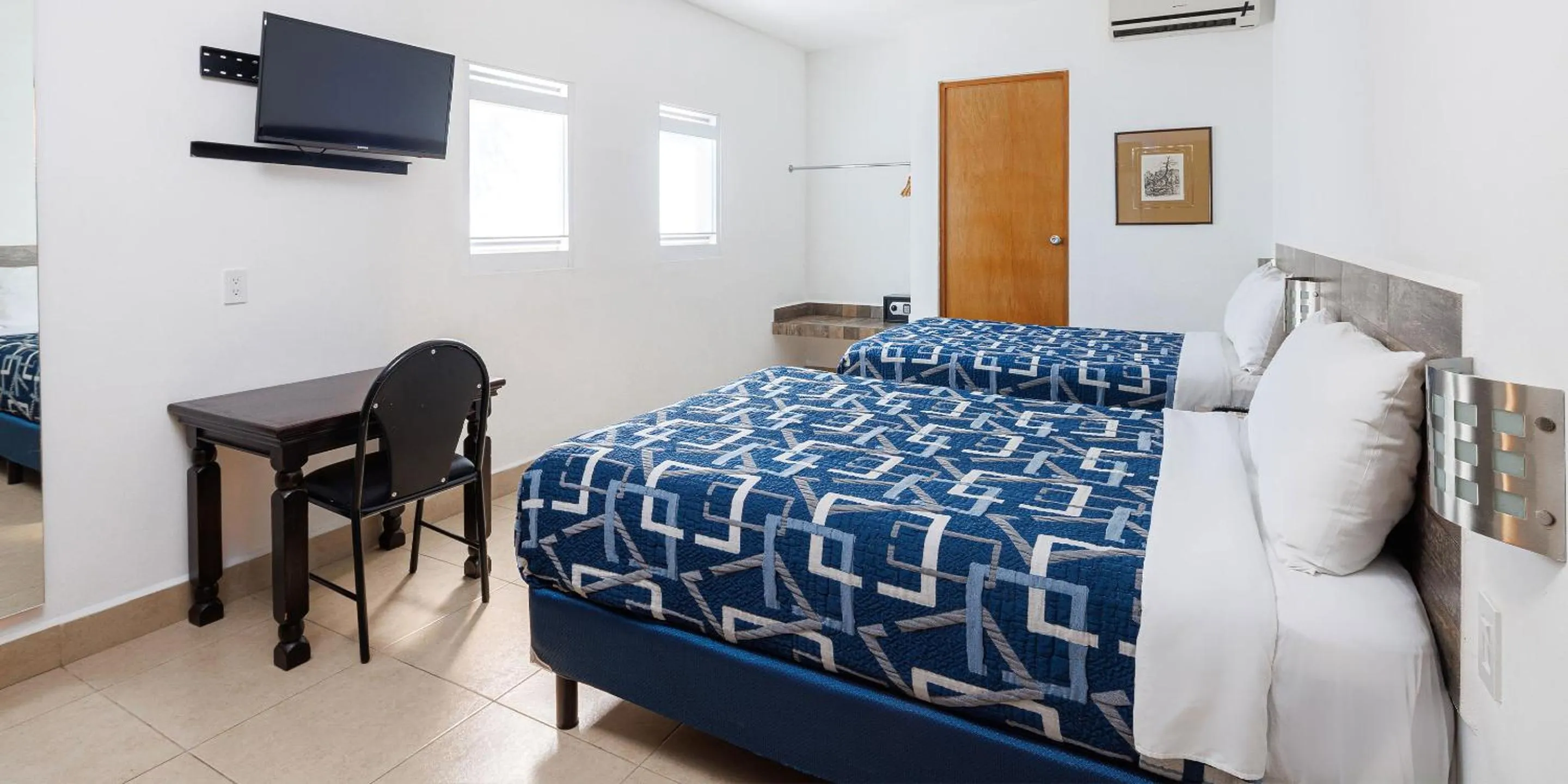 Bedroom, Bed in Opportunity León