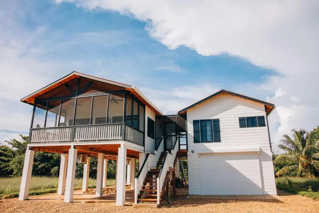 Three-Bedroom House in Almond Beach Resort at Jaguar Reef Three-Bedroom House in Almond Beach Resort at Jaguar Reef