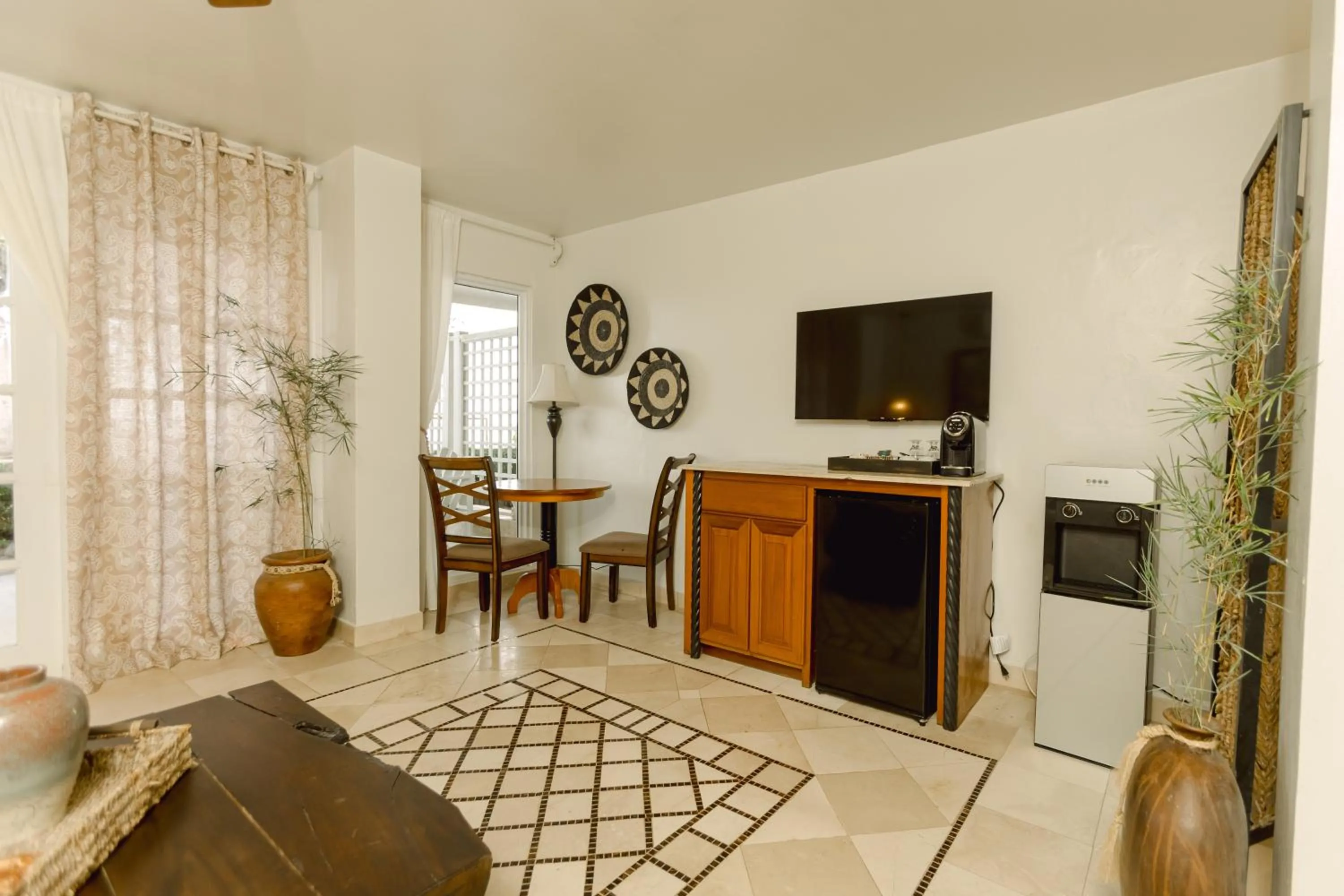 Living room in Almond Beach Resort at Jaguar Reef