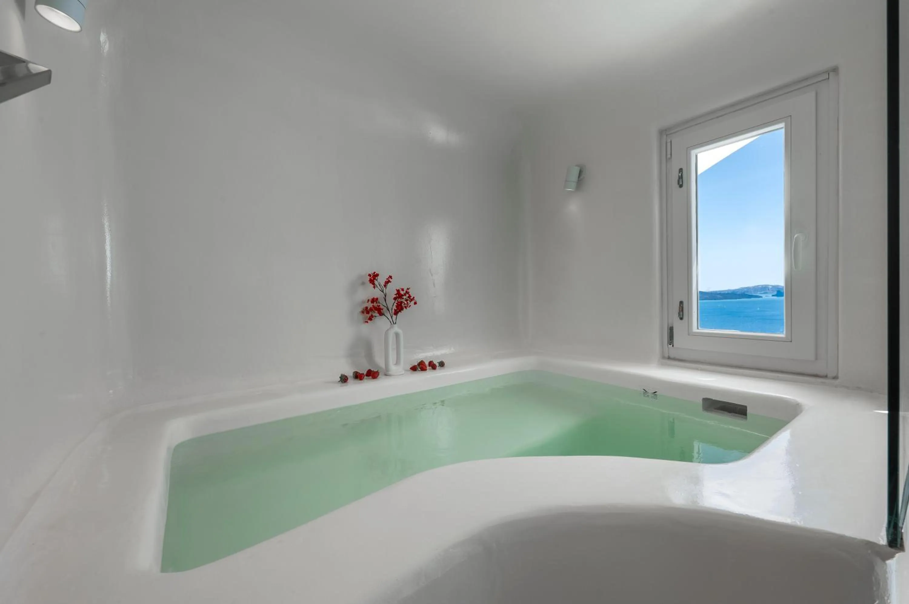 Hot Tub in Diamond Luxury Suites Collection