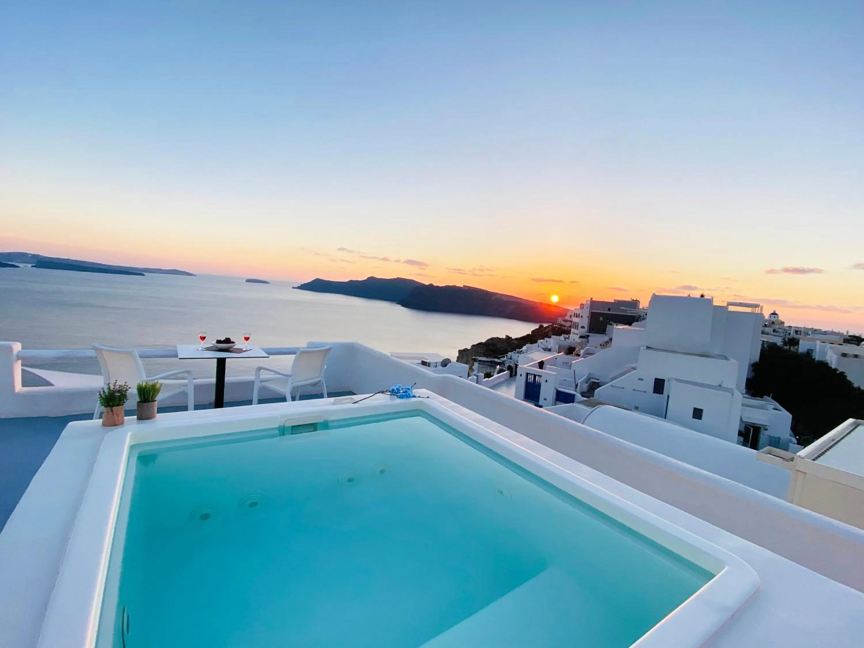 Hot Tub in Diamond Luxury Suites Collection