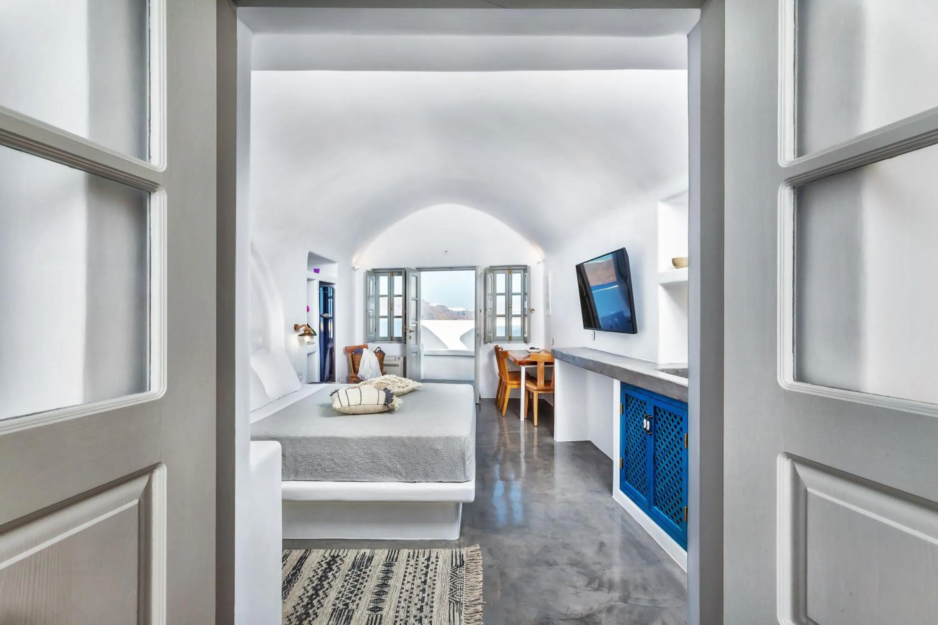 Living room, Bed in Diamond Luxury Suites Collection