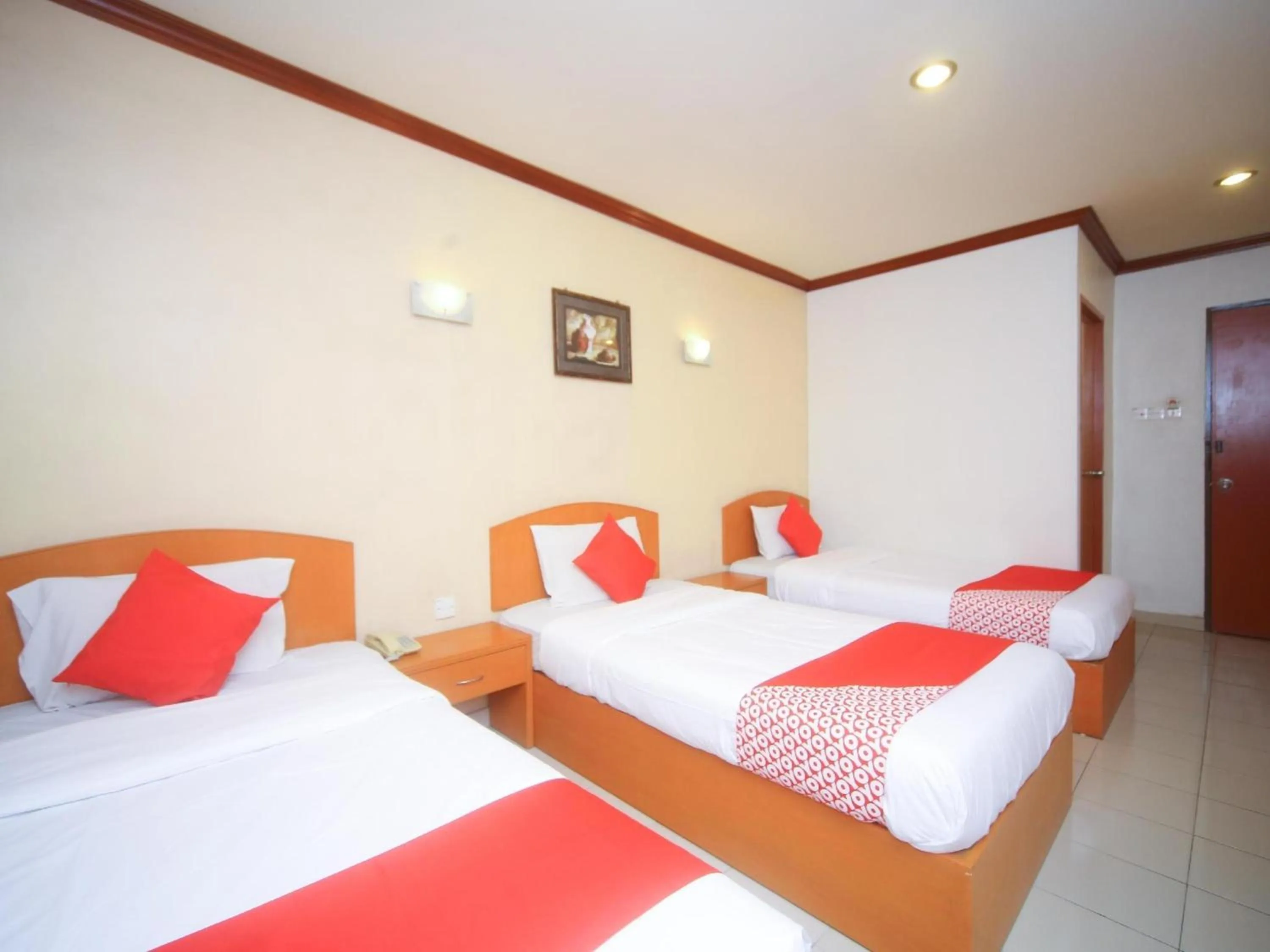 Photo of the whole room, Bed in Hotel O London