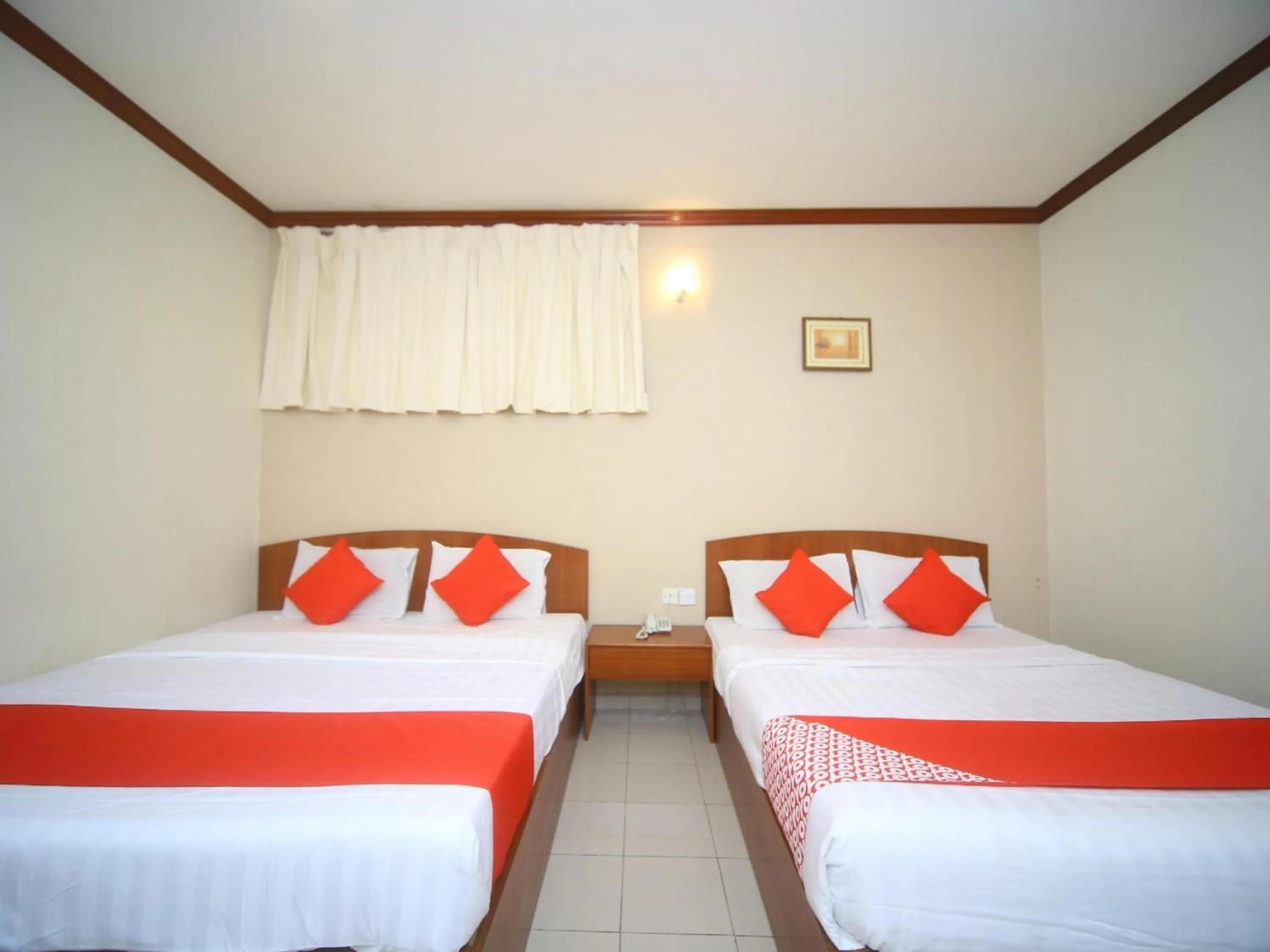 Photo of the whole room, Bed in Hotel O London