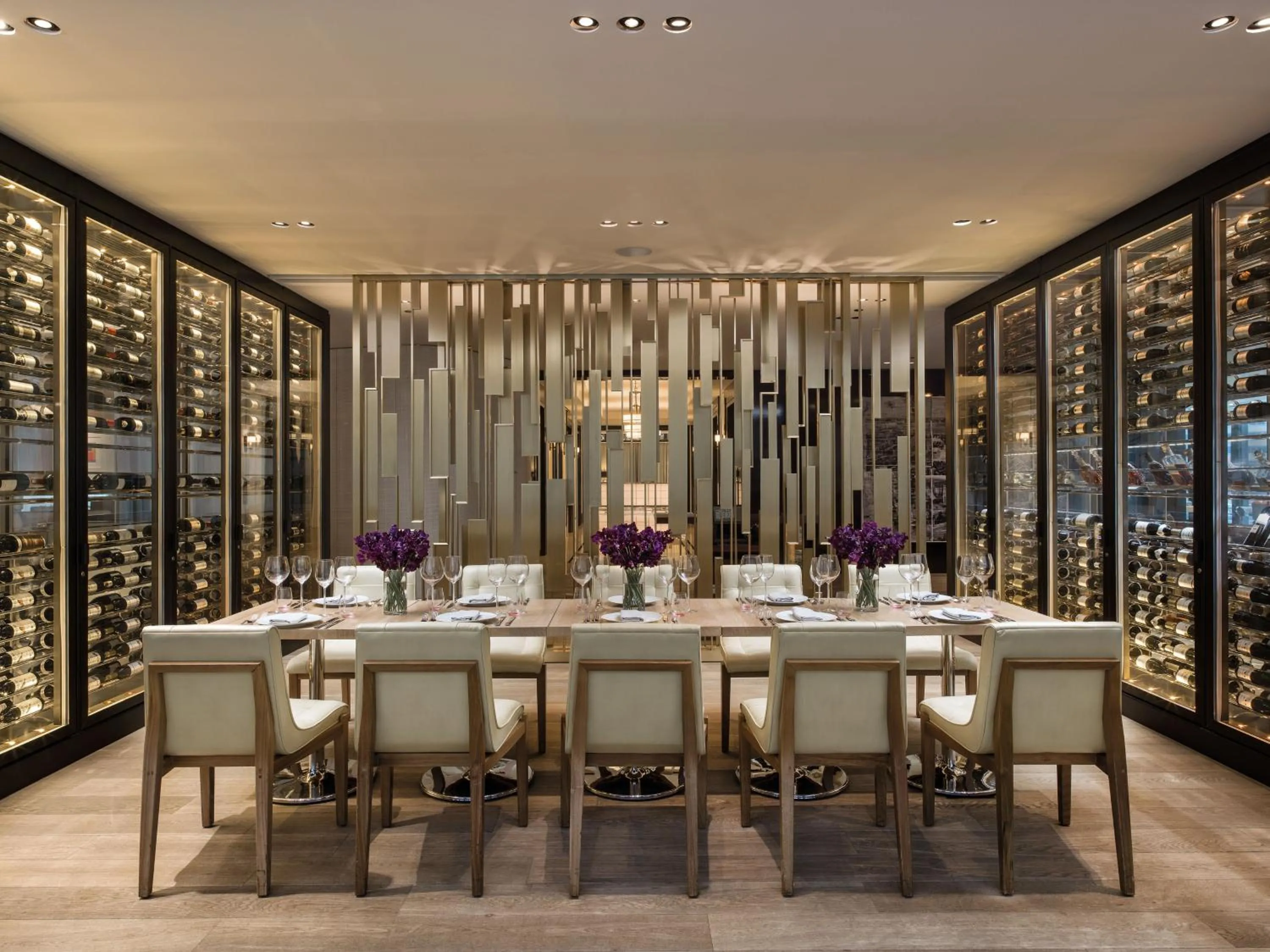 Restaurant/places to eat in The Langham Chicago