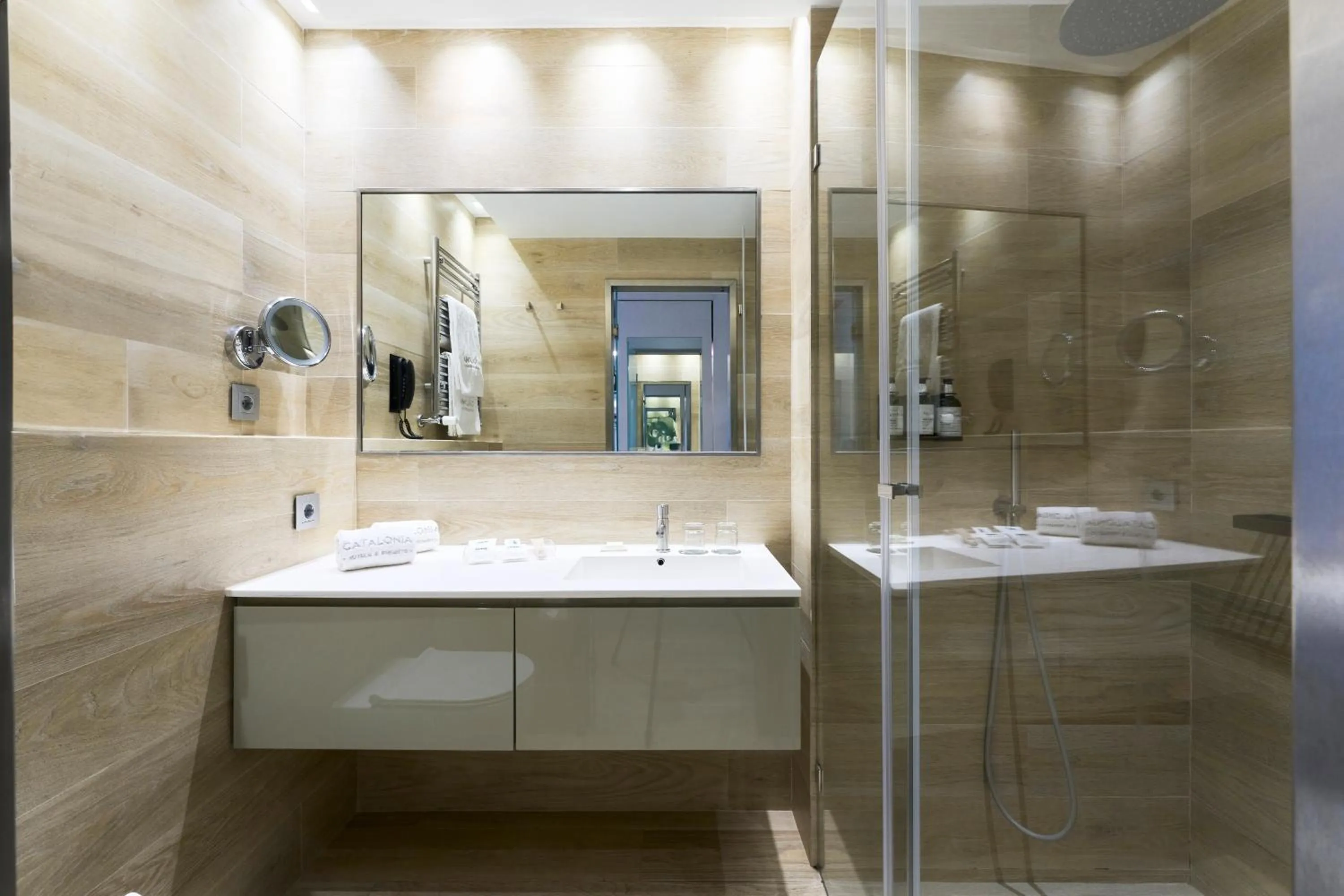 Shower in Catalonia Porto