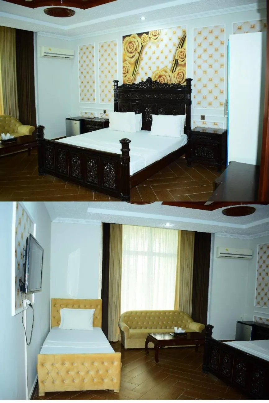 Bed in Paramount Guest House